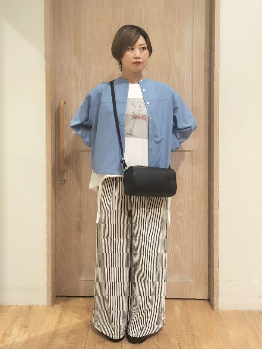 YUKIさんの「SHOO･LA･RUE｜【通気性〇/S-LL/洗濯機可】さらりと心地よい。ノーカラーシャツ」を使ったコーディネート