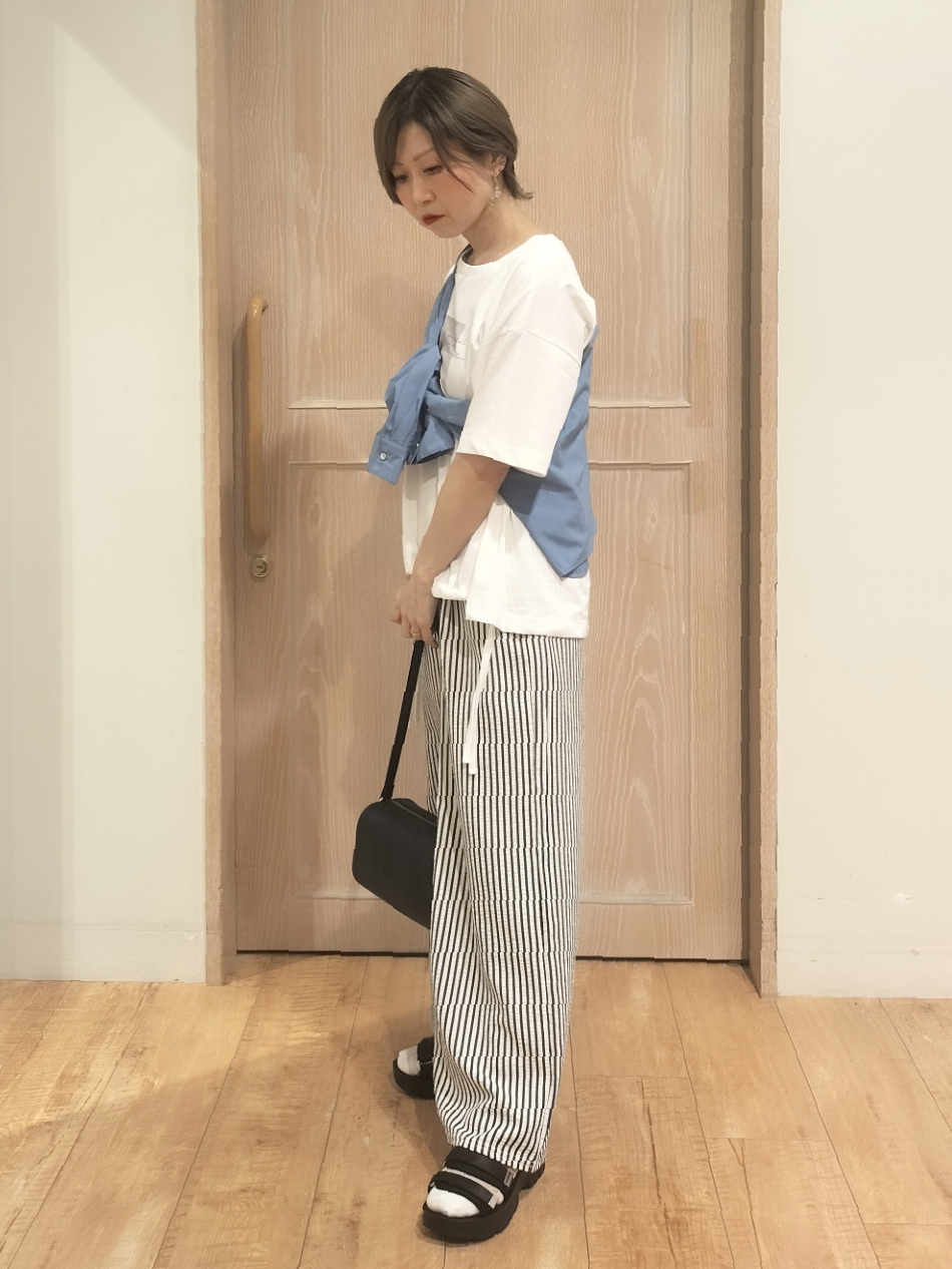YUKIさんの「SHOO･LA･RUE｜【通気性〇/S-LL/洗濯機可】さらりと心地よい。ノーカラーシャツ」を使ったコーディネート