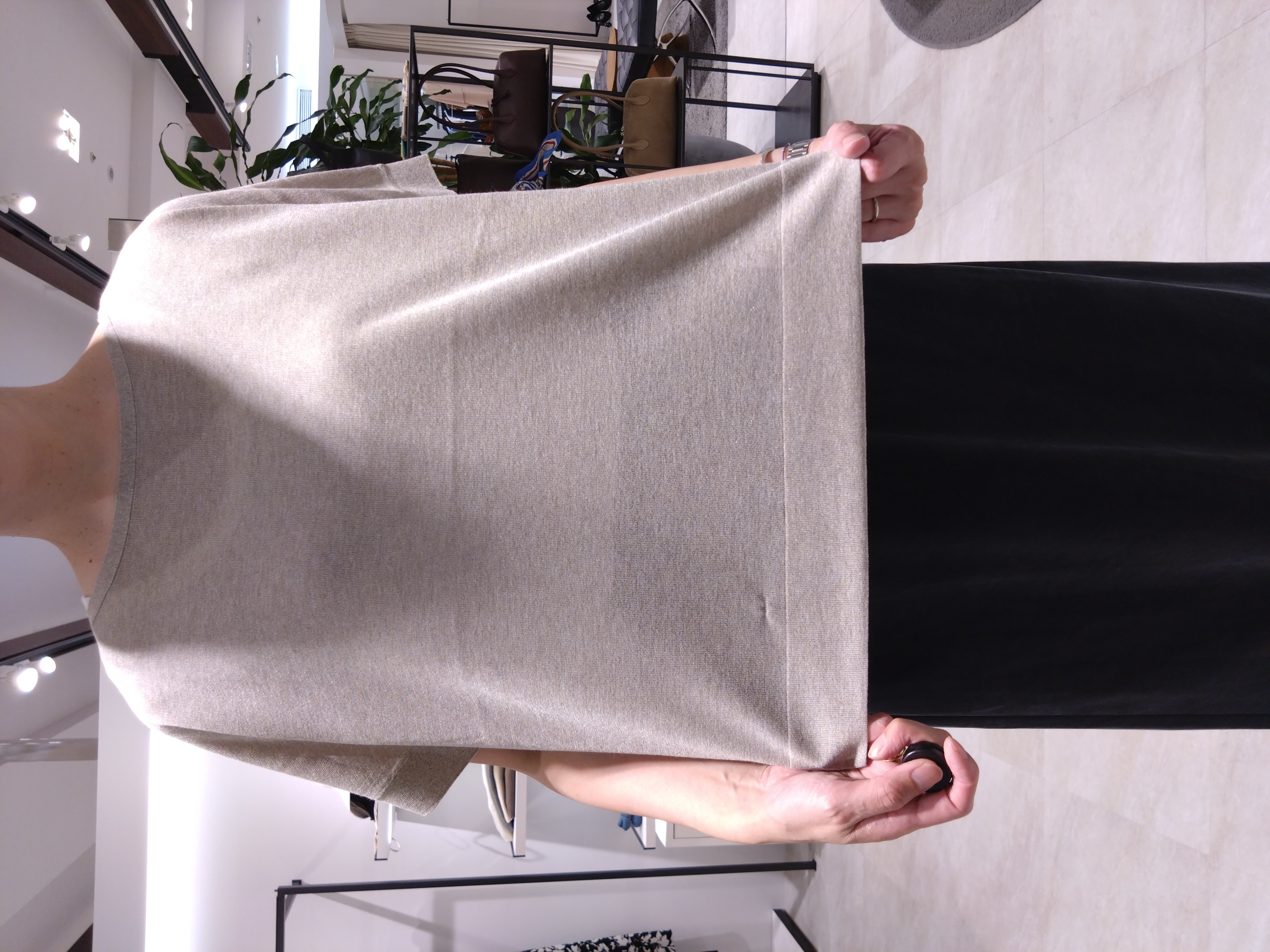まちこさんの「UNTITLED｜【アンサンブル可/品のある透け感】Tシャツ風ニットトップス」を使ったコーディネート