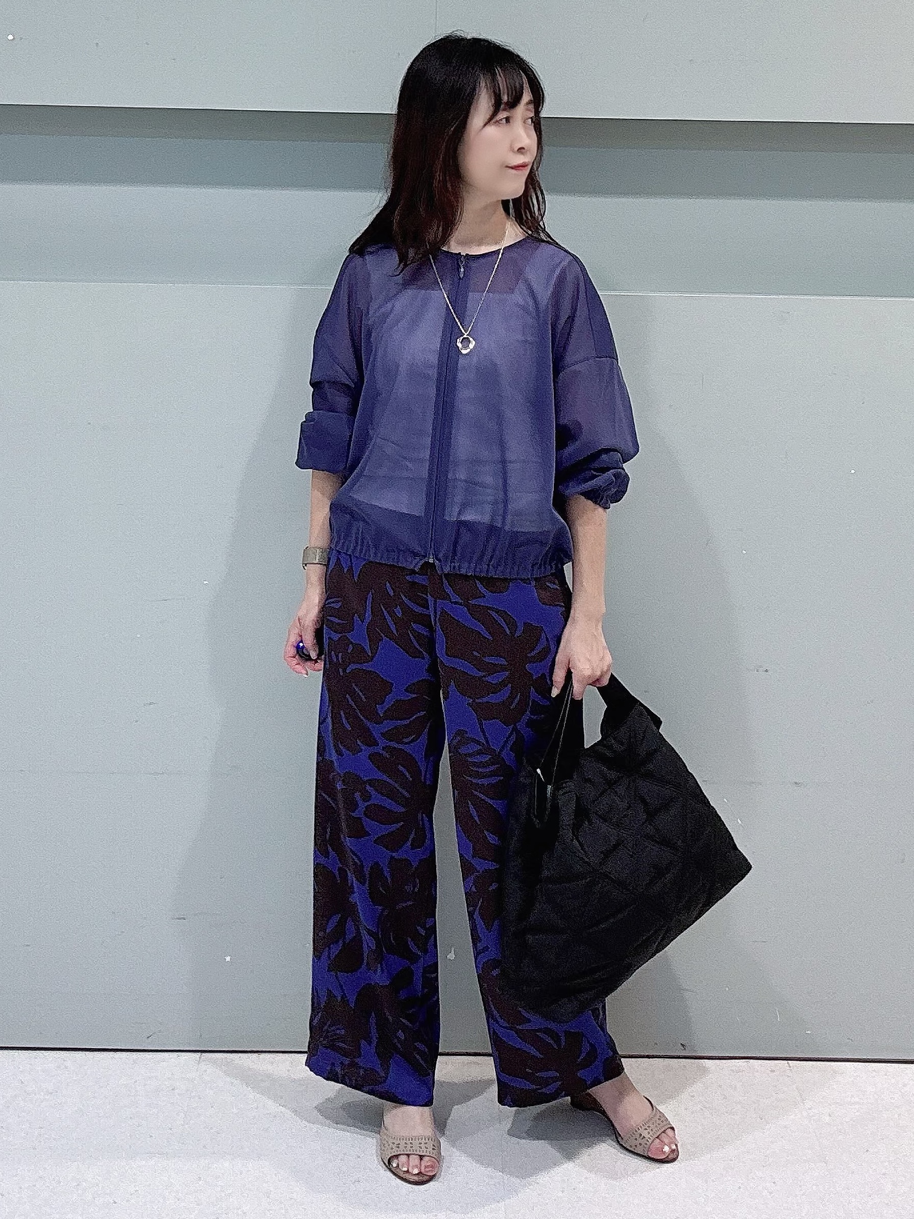 makiさんの「UNTITLED｜トリコットシアーブラウス」を使ったコーディネート