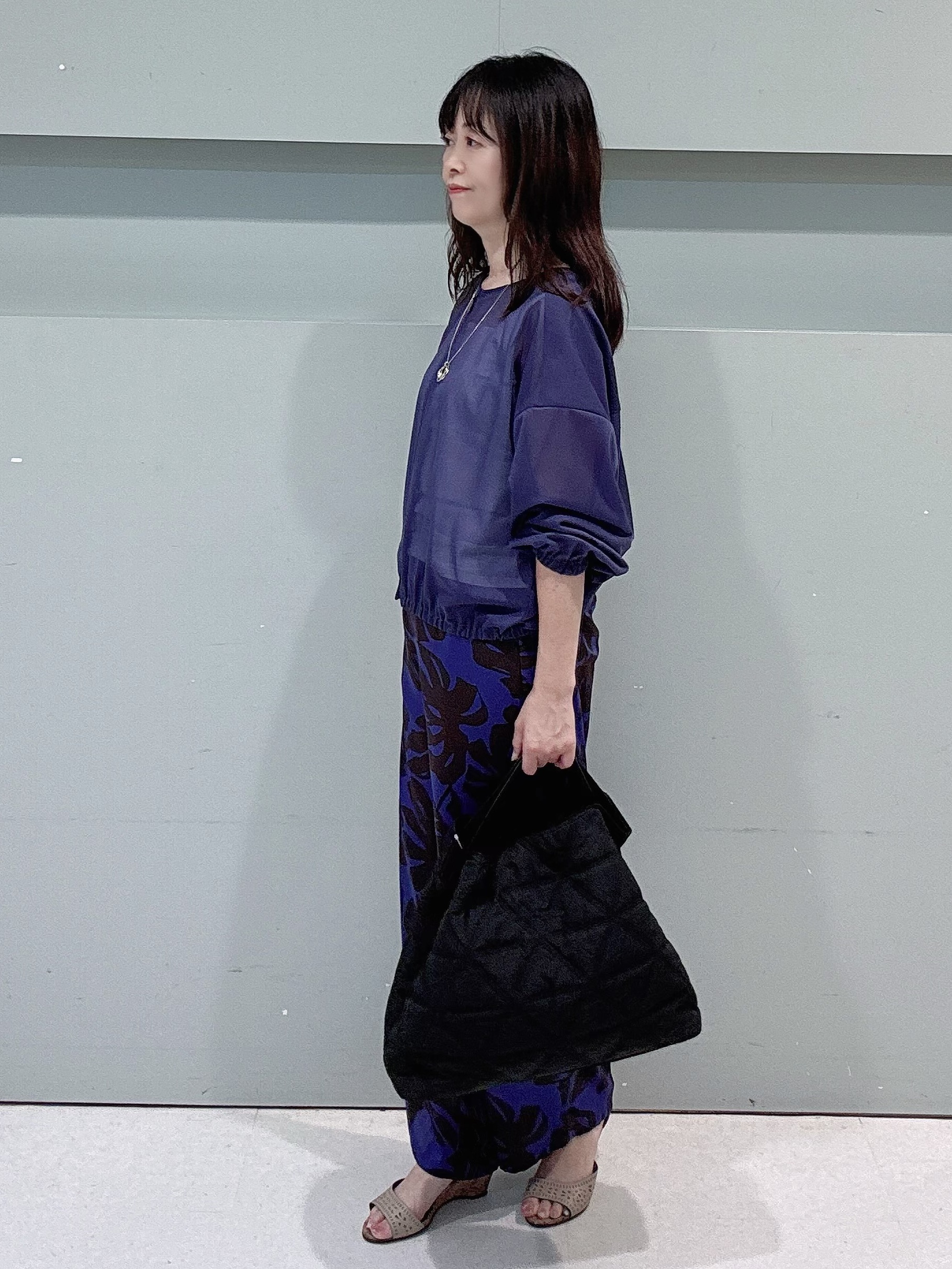 makiさんの「UNTITLED｜トリコットシアーブラウス」を使ったコーディネート