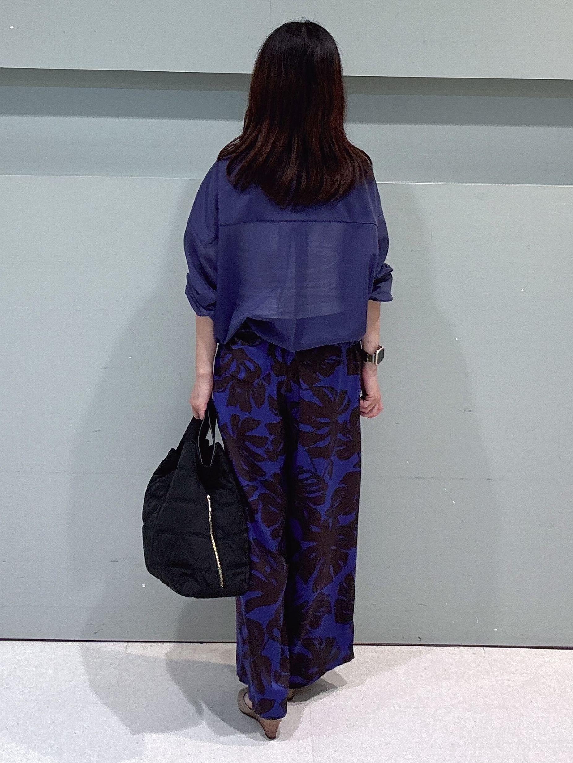 makiさんの「UNTITLED｜トリコットシアーブラウス」を使ったコーディネート
