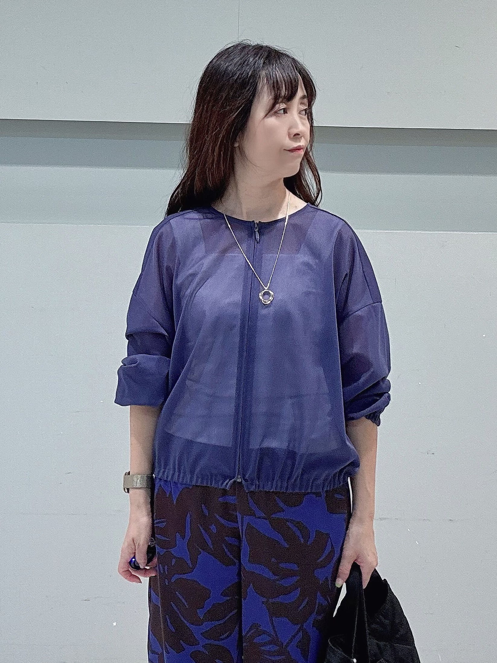 makiさんの「UNTITLED｜トリコットシアーブラウス」を使ったコーディネート