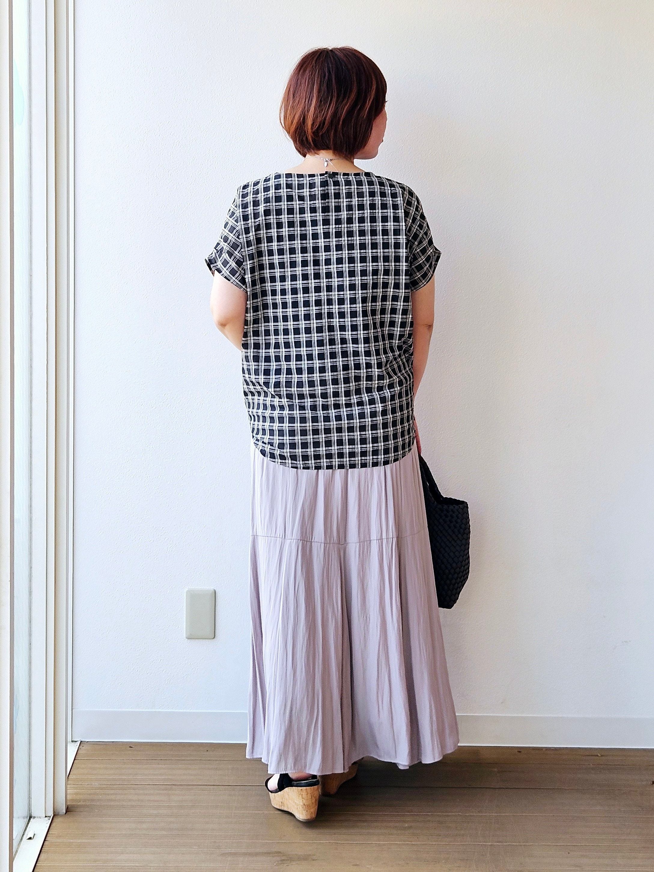 やじまさんの「UNTITLED｜シアーチェックブラウス」を使ったコーディネート