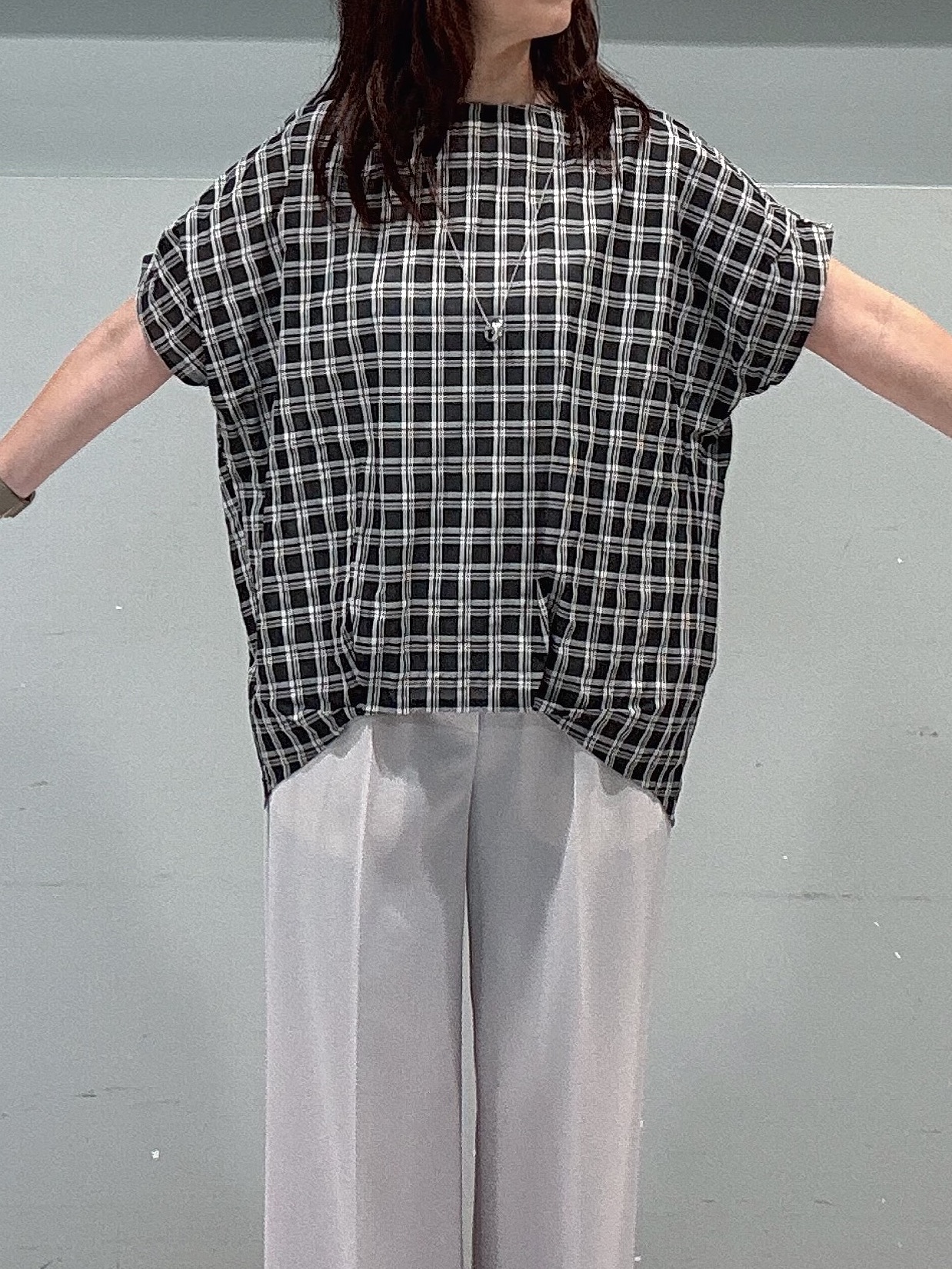 makiさんの「UNTITLED｜シアーチェックブラウス」を使ったコーディネート