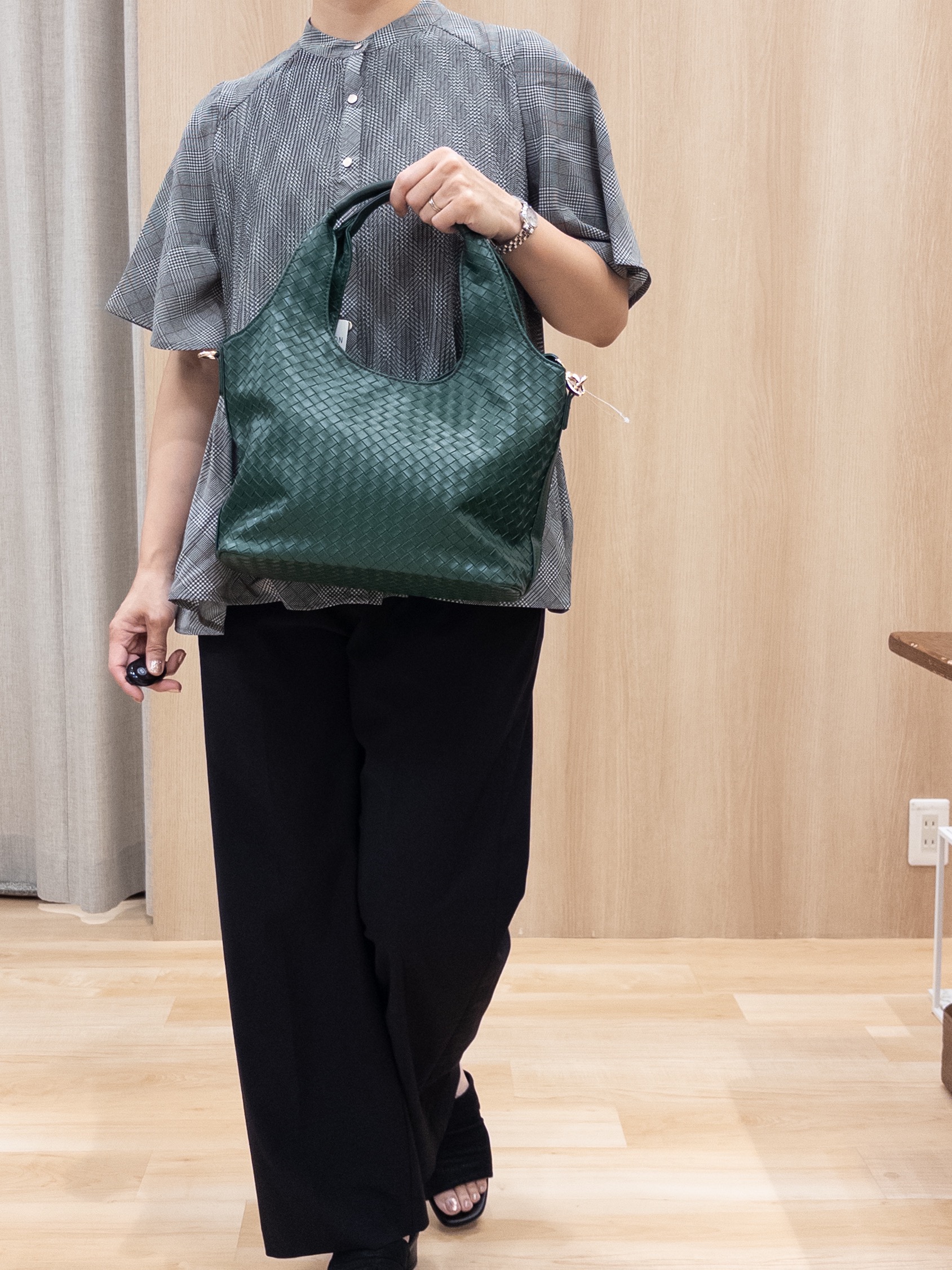 シュウコさんの「grove｜【体系カバー◎】大人フェミニン消しプリーツブラウス」を使ったコーディネート