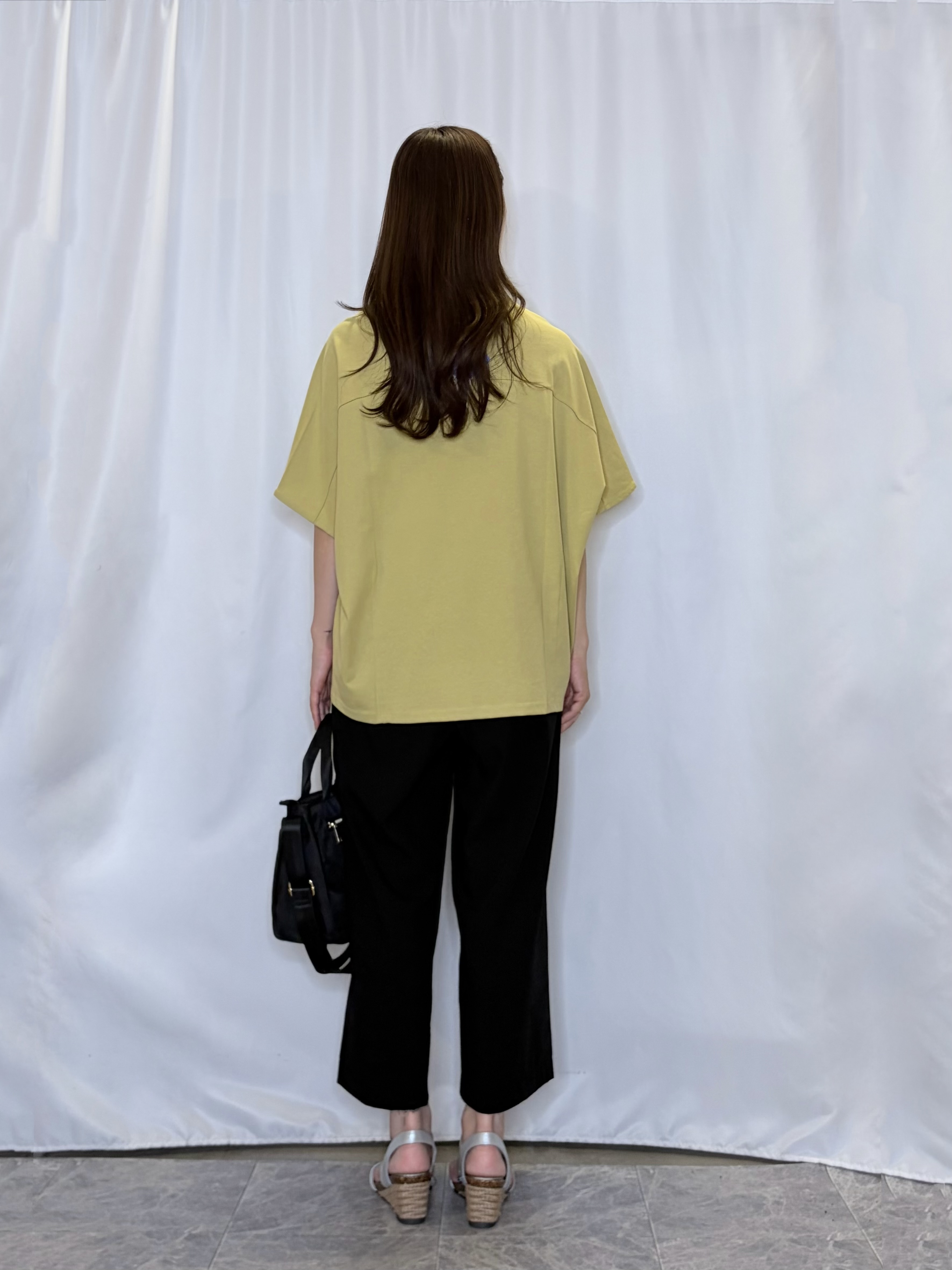 おうめさんの「SHOO･LA･RUE｜【ひんやり/体型カバー】インせず着られる 上品見えのドルマントップス」を使ったコーディネート