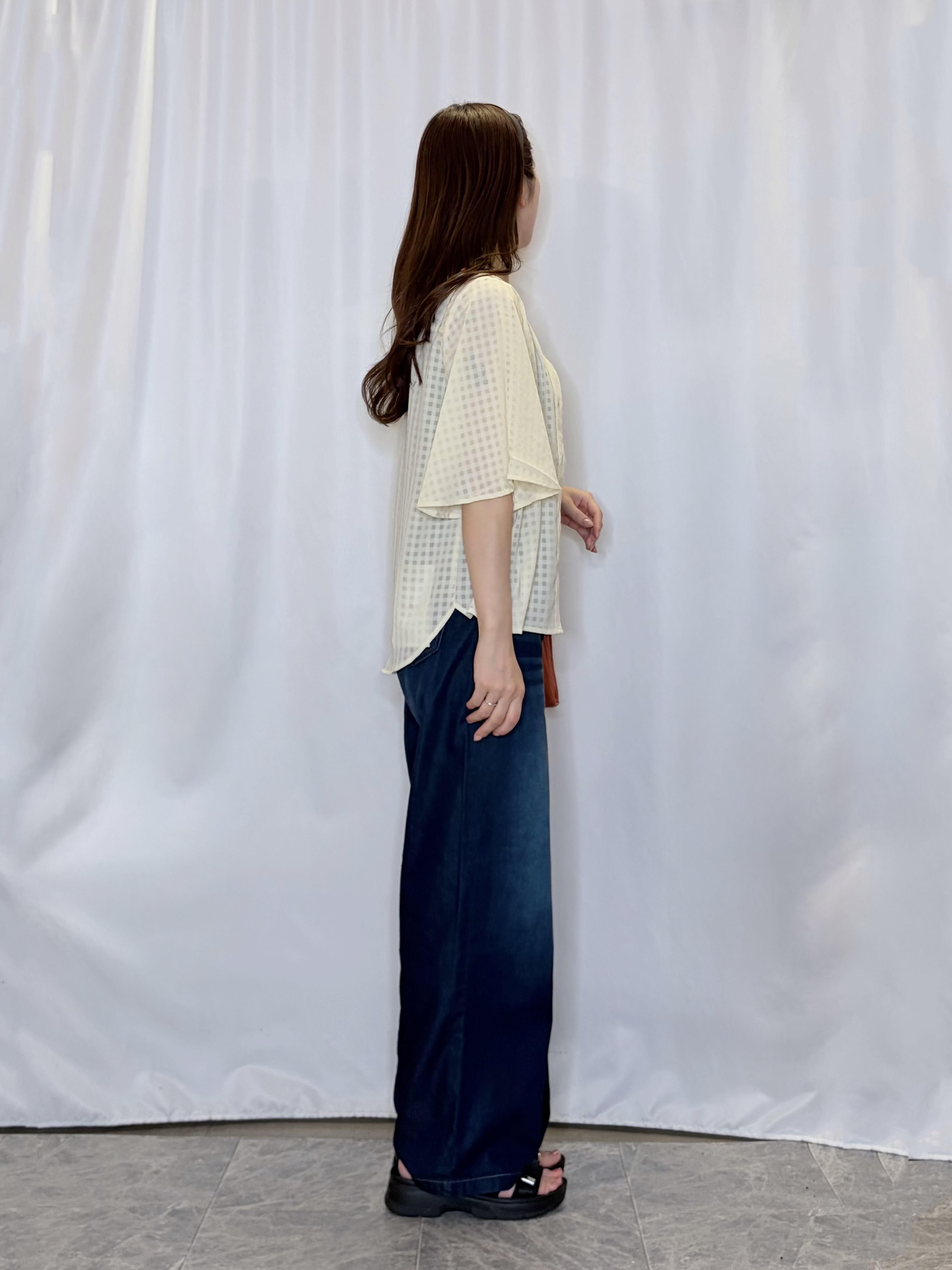 おうめさんの「SHOO･LA･RUE｜【洗濯機可/S-LL】大人も甘すぎず着られる ギンガムシアーブラウス」を使ったコーディネート