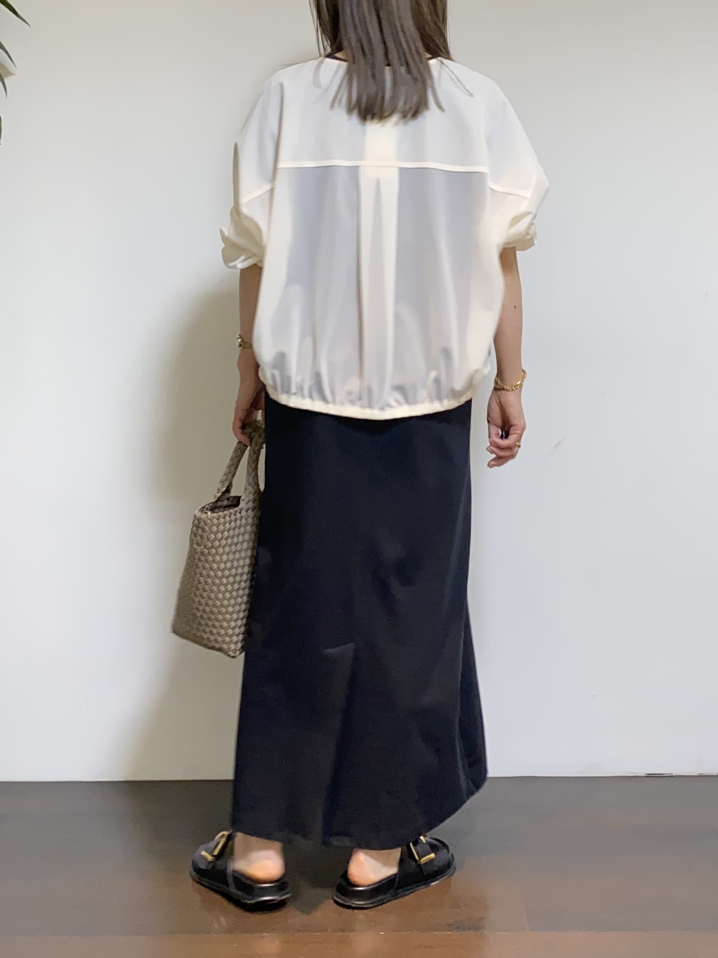 tomoさんの「UNTITLED｜トリコットシアーブラウス」を使ったコーディネート