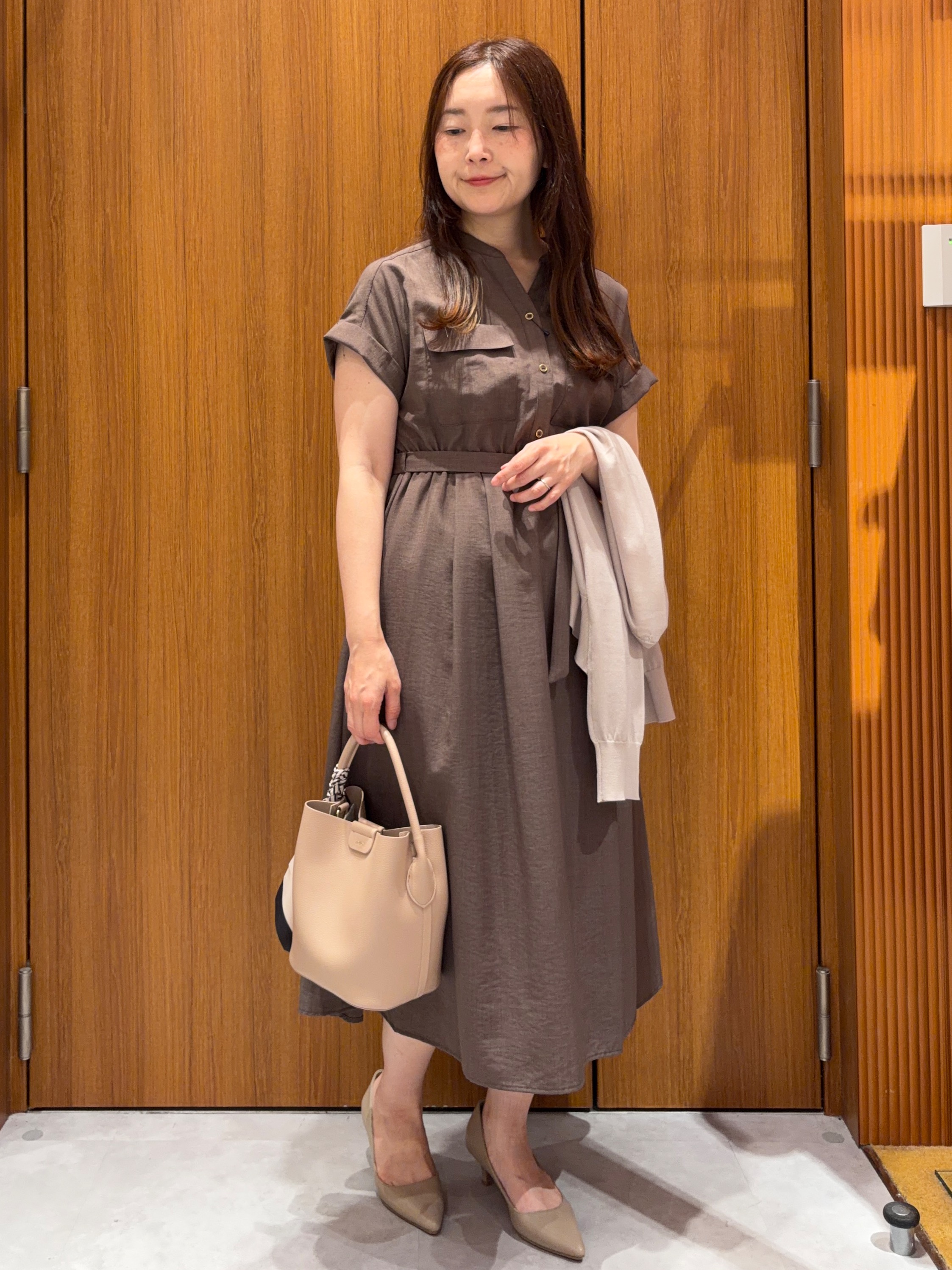 アスカさんの「index｜【接触冷感】ビジューボタンカーディガン《抗ピリング／洗濯機OK》」を使ったコーディネート