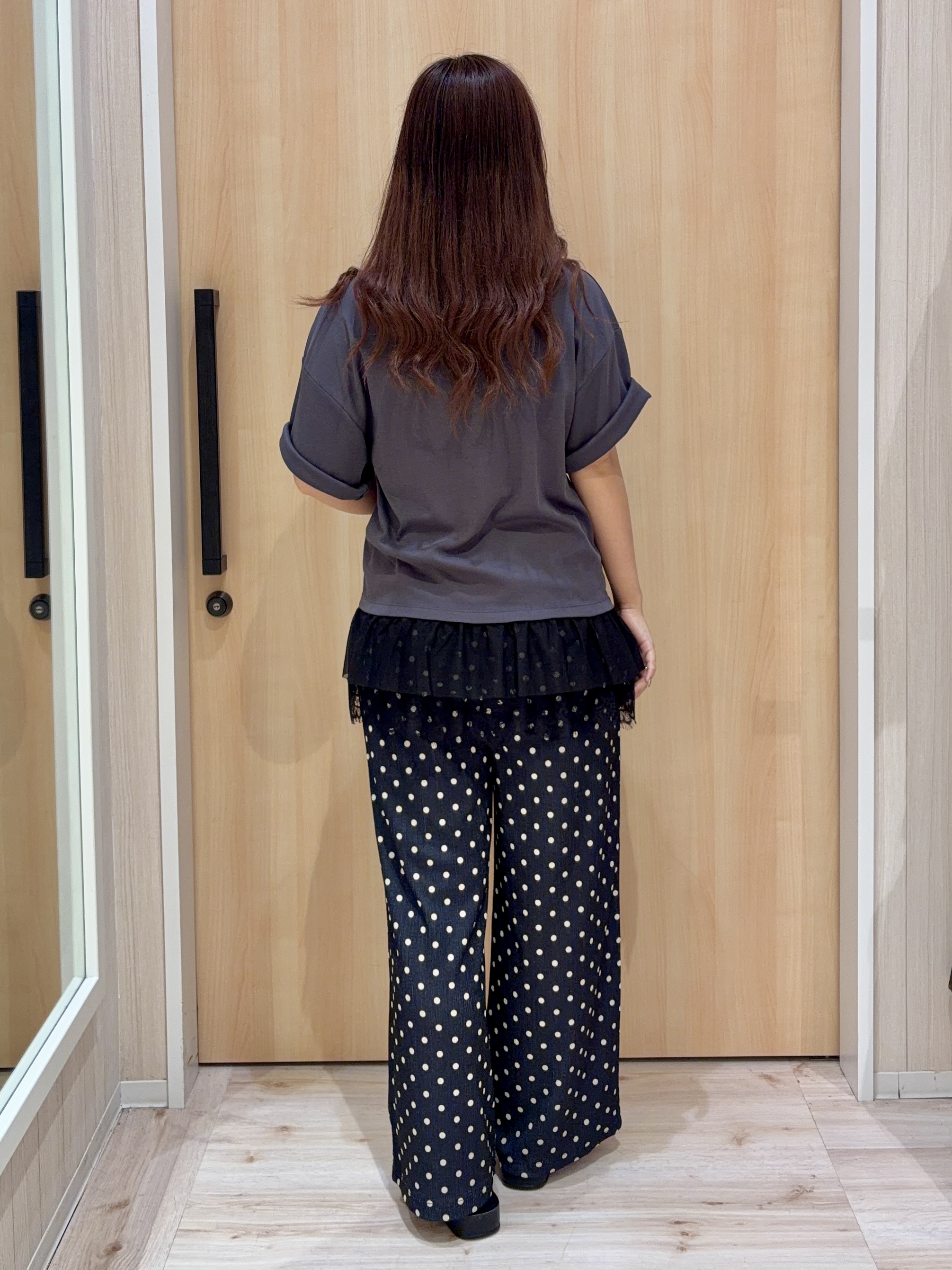 ひっかさんの「SHOO･LA･RUE｜【ひんやり/UV/抗菌防臭/S-LL】裾レースTシャツ」を使ったコーディネート