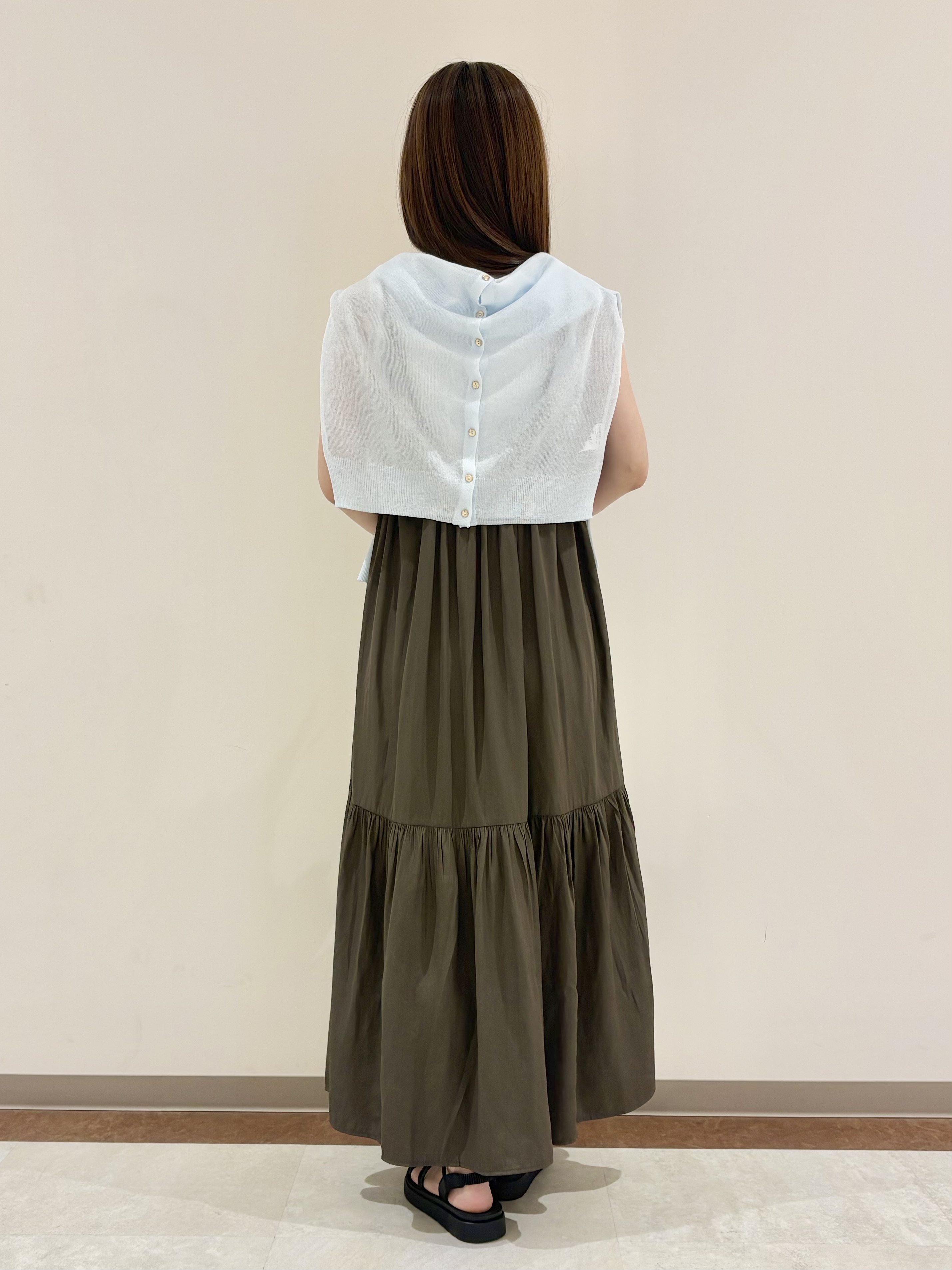 まきさんの「grove｜高評価！【洗える/名品】大人の透け感、シアーカーディガン」を使ったコーディネート