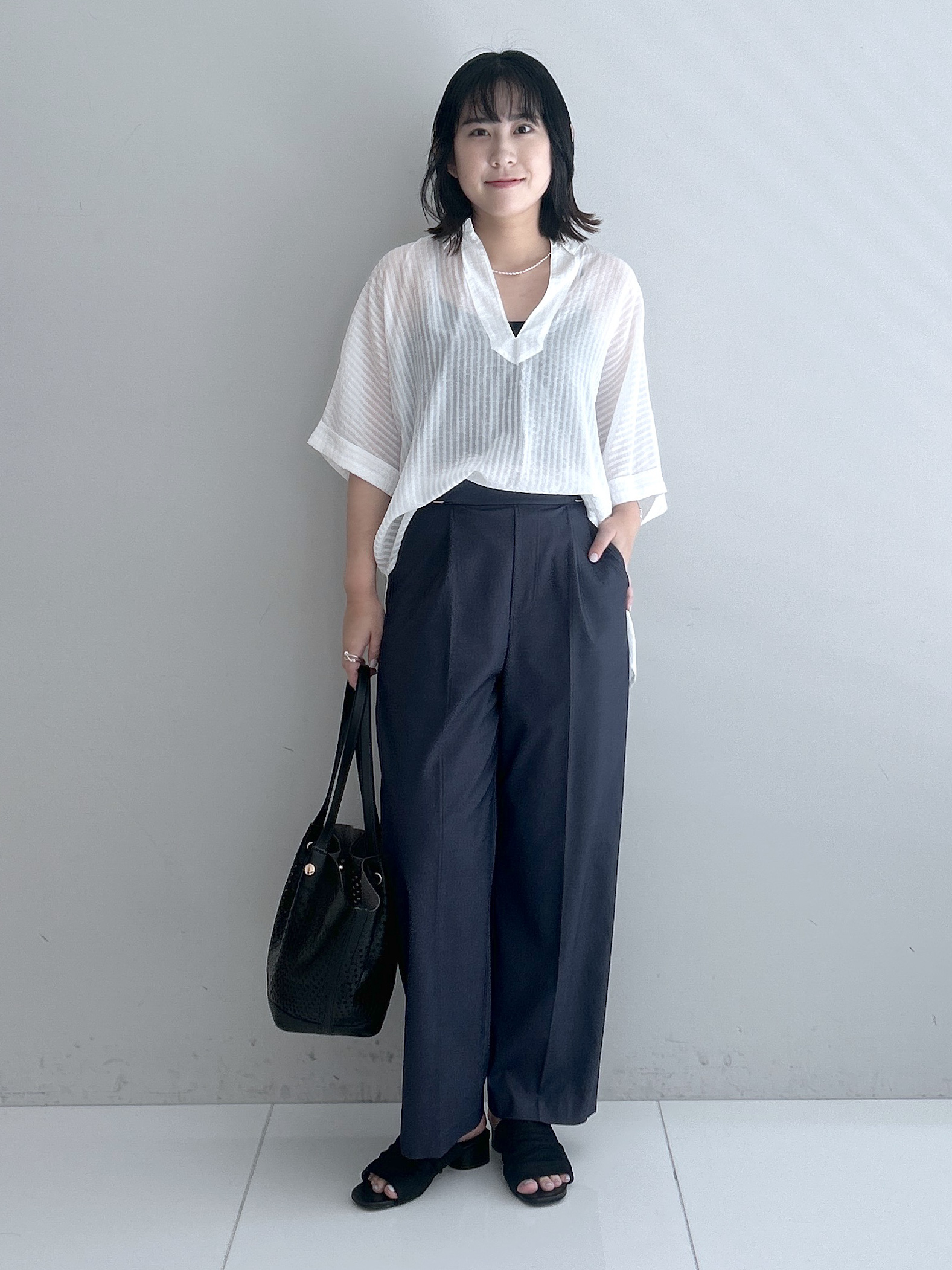 Hirokaさんの「grove｜【洗濯機◎・体型カバー】ON/OFF使える、シアースキッパーシャツ」を使ったコーディネート