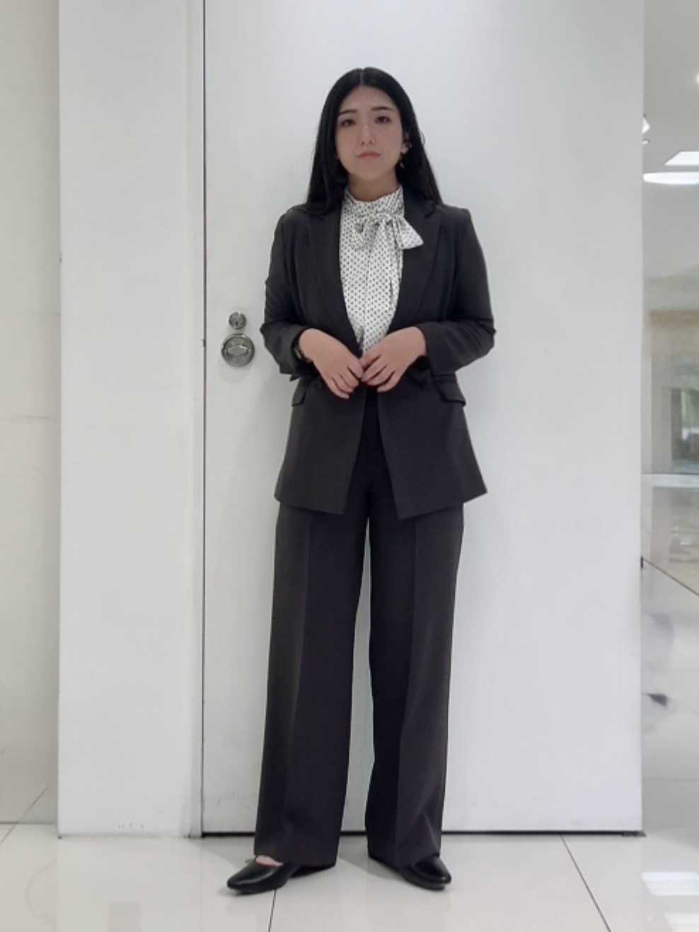 なかじさんの「UNTITLED｜【新色追加/接触冷感/セットアップ可】エアリー ワイドパンツ」を使ったコーディネート