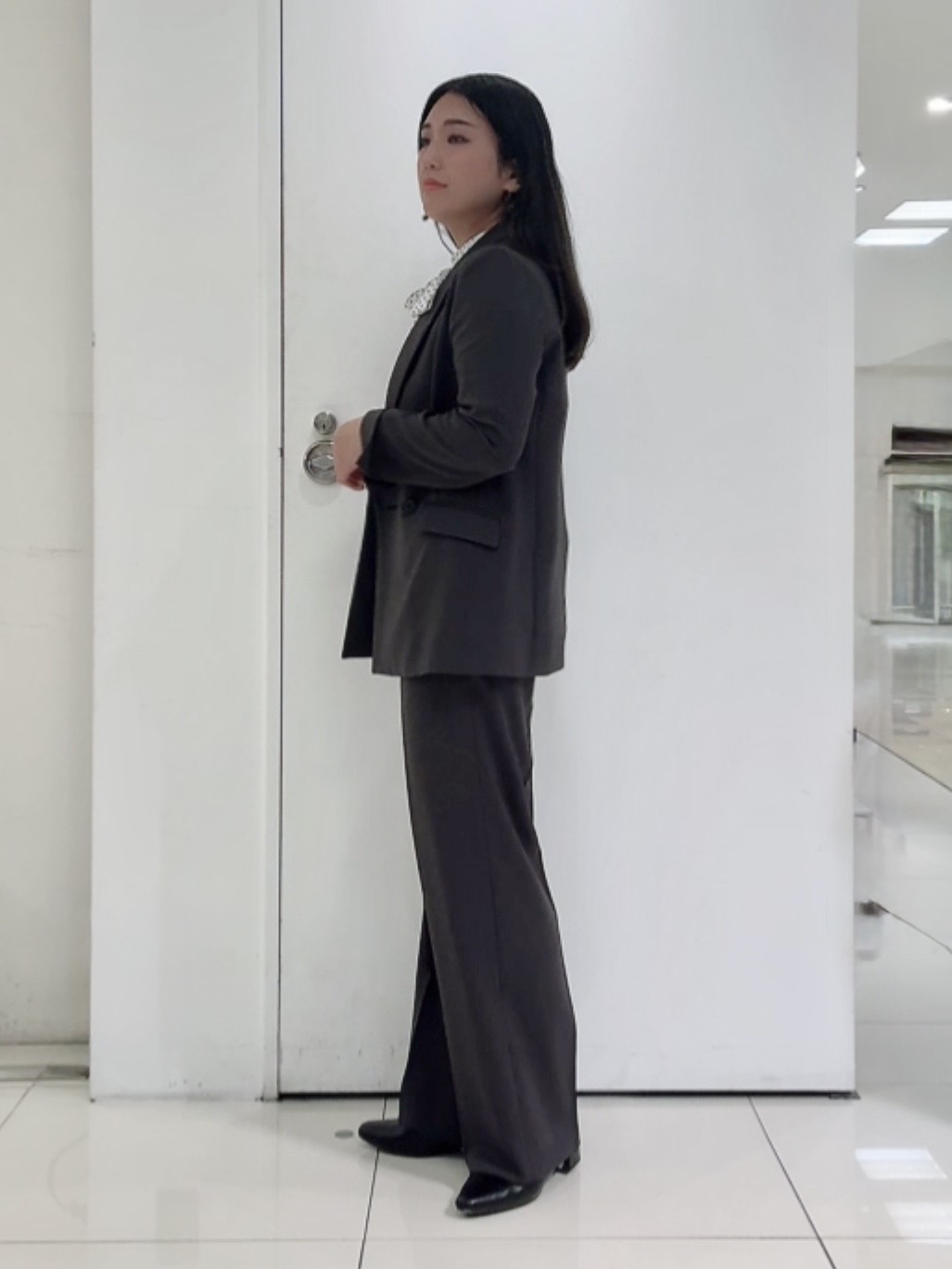 なかじさんの「UNTITLED｜【新色追加/接触冷感/セットアップ可】エアリー ワイドパンツ」を使ったコーディネート