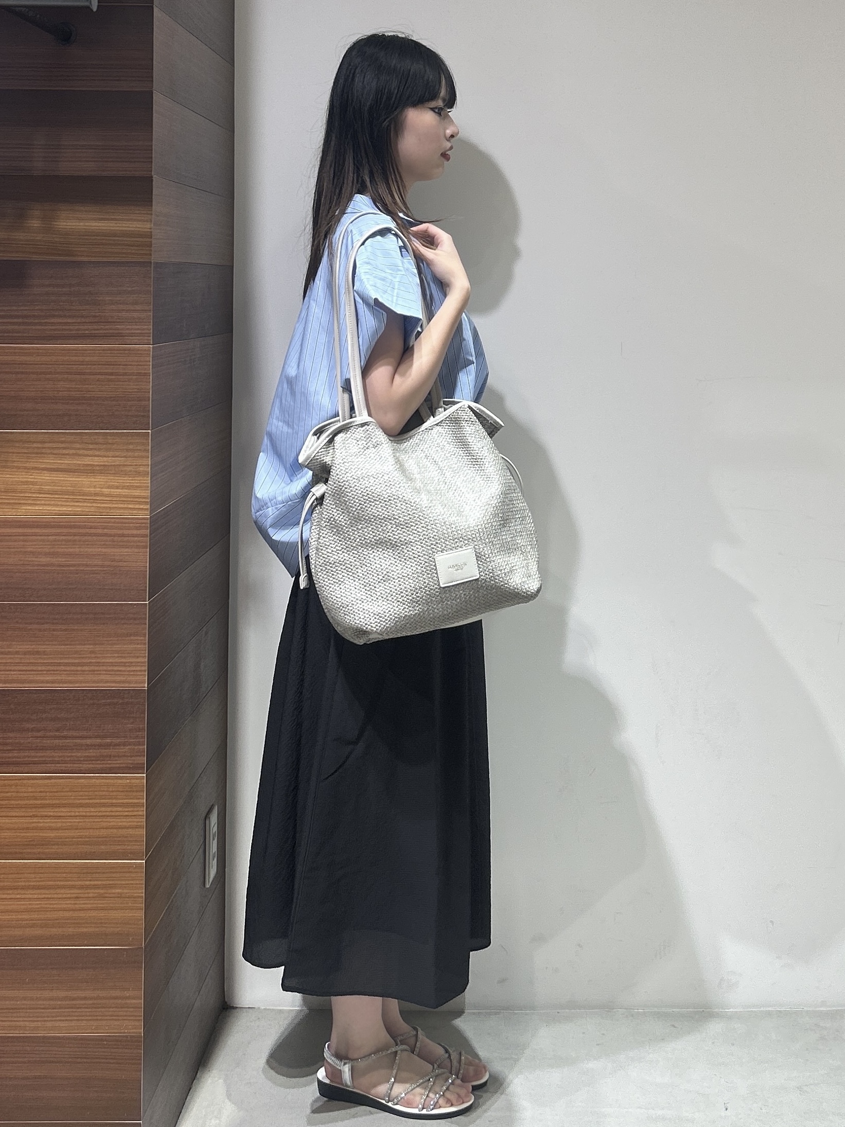 中さんの「OPAQUE.CLIP｜タックニュアンスフォルムシャツ【洗濯機OK】」を使ったコーディネート