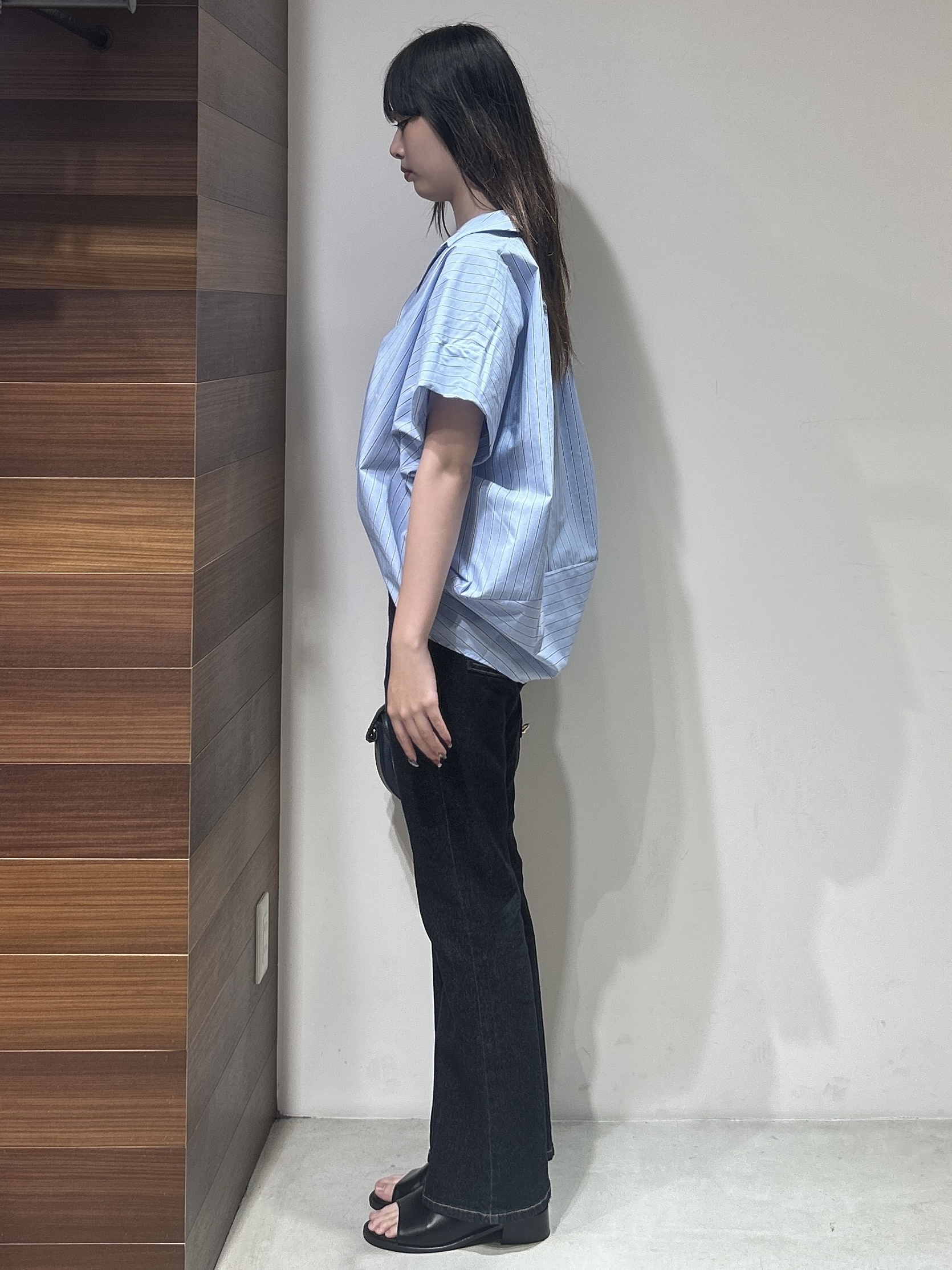 中さんの「OPAQUE.CLIP｜タックニュアンスフォルムシャツ【洗濯機OK】」を使ったコーディネート