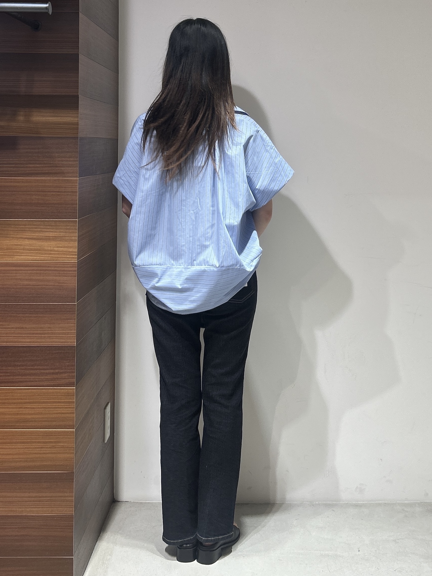 中さんの「OPAQUE.CLIP｜タックニュアンスフォルムシャツ【洗濯機OK】」を使ったコーディネート