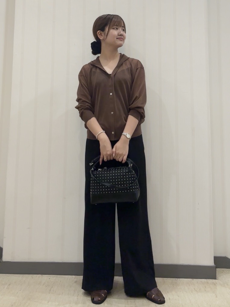 ちひさんの「INDIVI｜【洗える／シアー】フーディー カーディガンニット」を使ったコーディネート