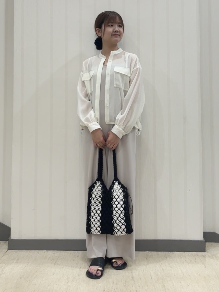 ちひさんの「INDIVI｜【トレンド／2WAY】裾ドロスト付きシアーブラウスブルゾン」を使ったコーディネート