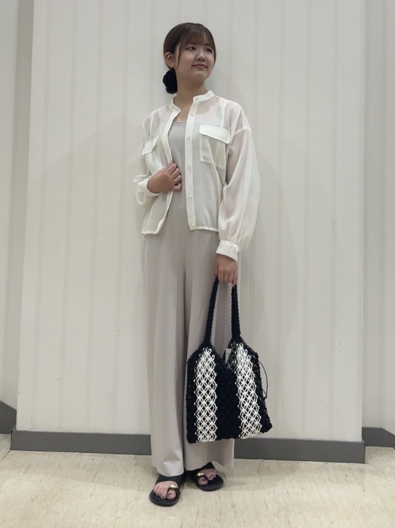 ちひさんの「INDIVI｜【トレンド／2WAY】裾ドロスト付きシアーブラウスブルゾン」を使ったコーディネート