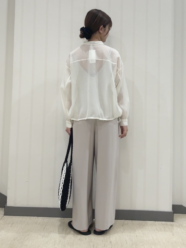 ちひさんの「INDIVI｜【トレンド／2WAY】裾ドロスト付きシアーブラウスブルゾン」を使ったコーディネート