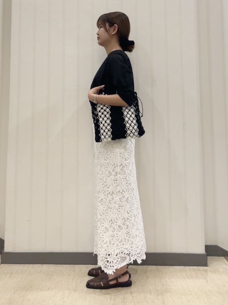 ちひさんの「INDIVI｜【撥水／UVケア】ねじり袖サッカートップス」を使ったコーディネート