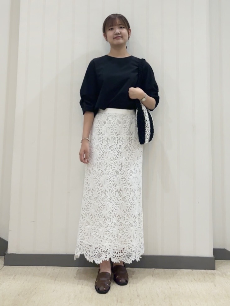 ちひさんの「INDIVI｜【撥水／UVケア】ねじり袖サッカートップス」を使ったコーディネート
