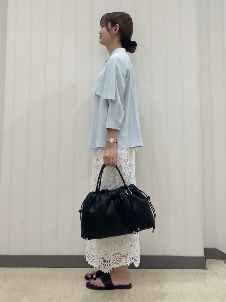 ちひさんの「INDIVI｜【洗える／トレンド】リーフ柄レーススカート」を使ったコーディネート