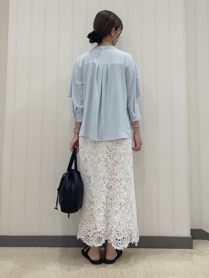ちひさんの「INDIVI｜【洗える／トレンド】リーフ柄レーススカート」を使ったコーディネート