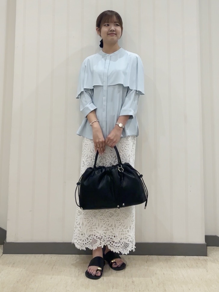 ちひさんの「INDIVI｜【洗える／トレンド】リーフ柄レーススカート」を使ったコーディネート