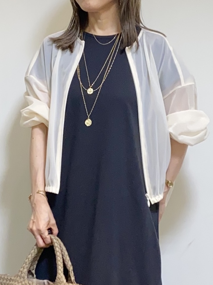 tomoさんの「UNTITLED｜トリコットシアーブラウス」を使ったコーディネート