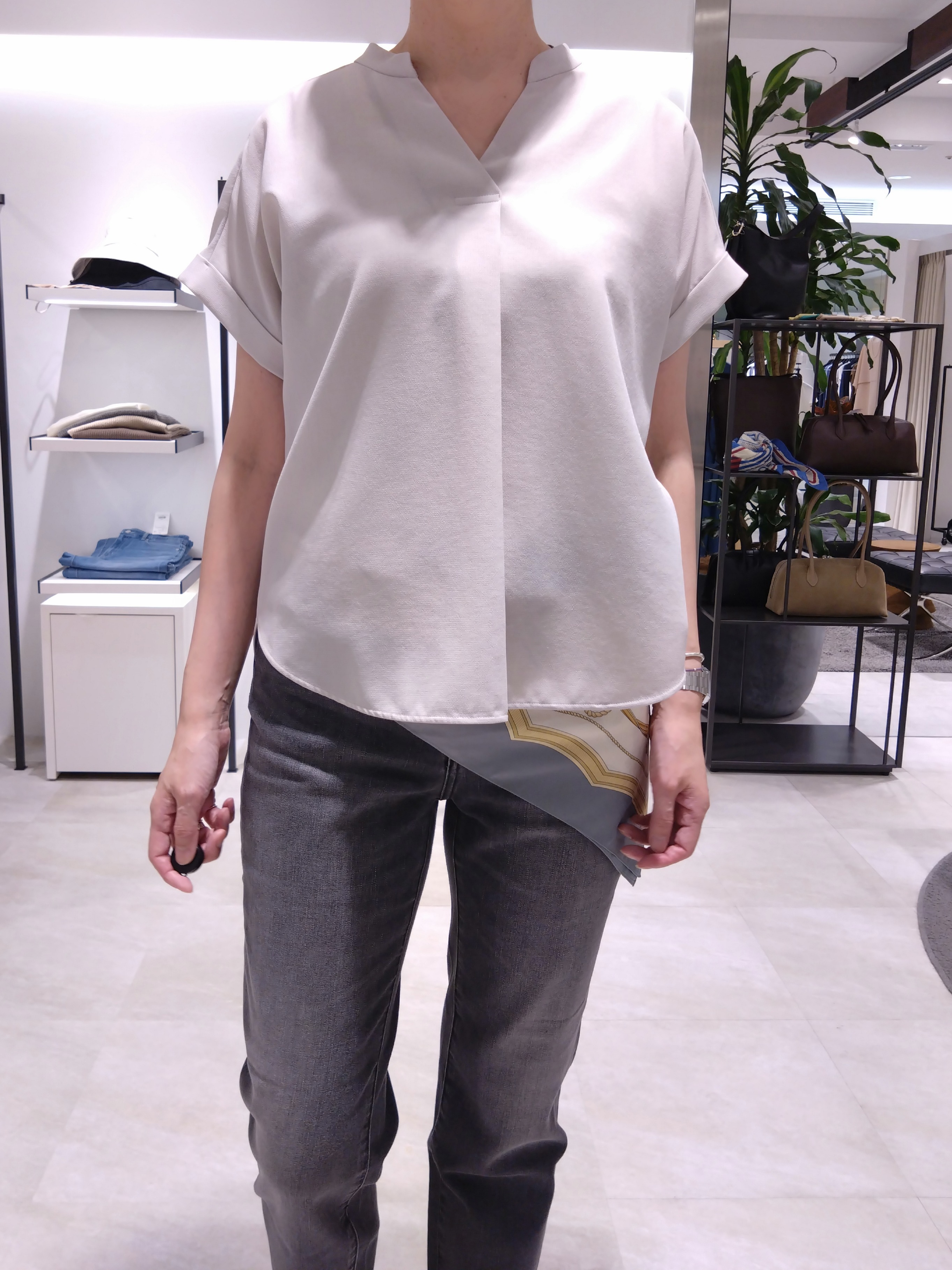 まちこさんの「UNTITLED｜【セットアップ可/通気性/UVカット】エアリークールブラウス」を使ったコーディネート