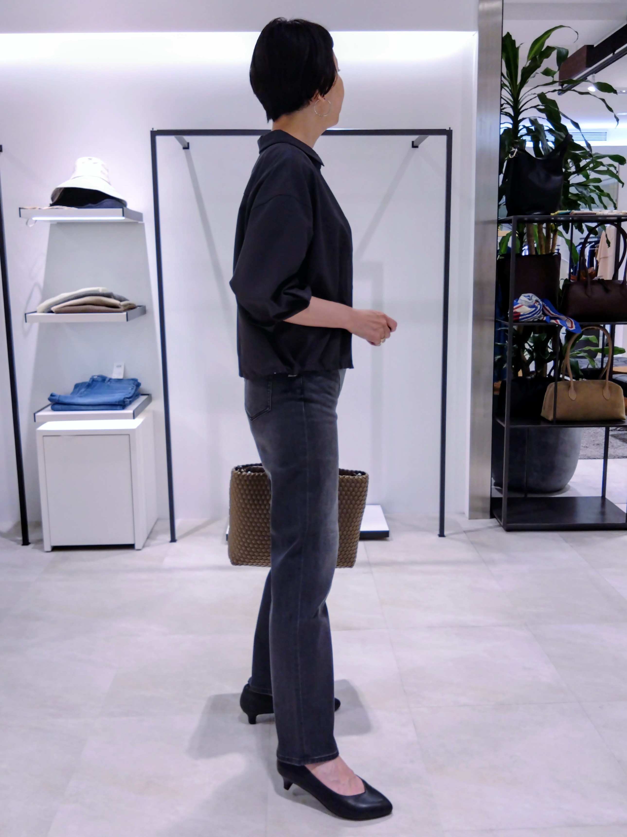 まちこさんの「UNTITLED｜【セットアップ可/UVカット/接触冷感】エアリークールドロストシャツ」を使ったコーディネート