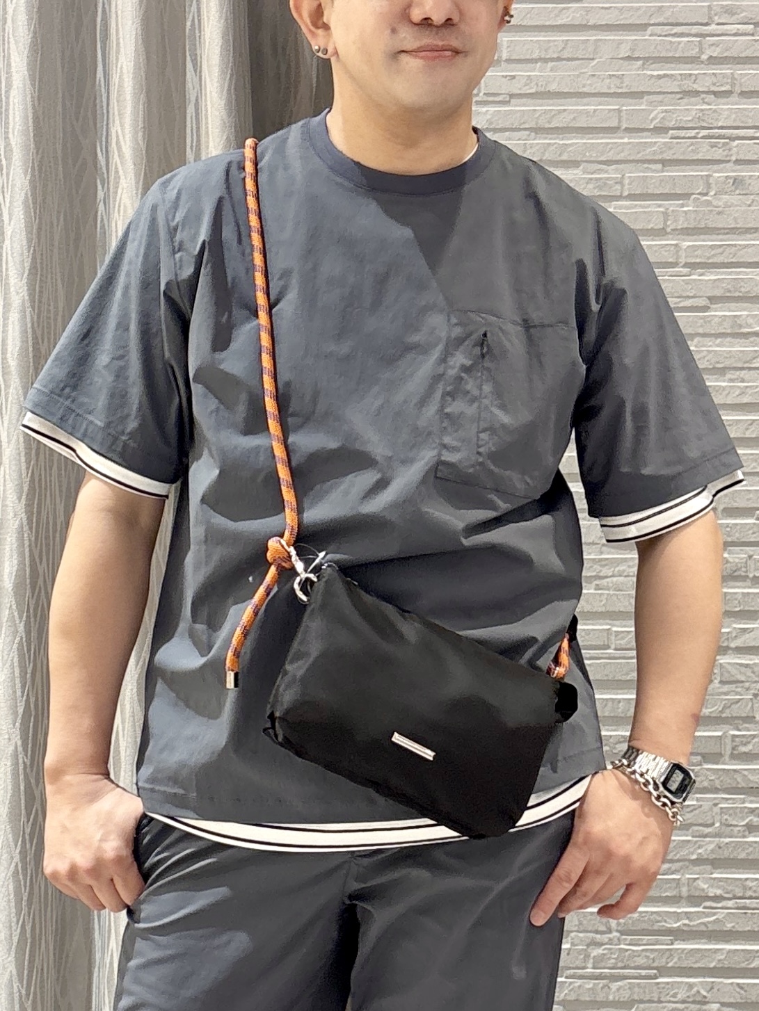 Pーyamaさんの「THE SHOP TK｜【接触冷感/洗濯機OK／セットアップ可】ナイロンストレッチ半袖Tシャツ」を使ったコーディネート
