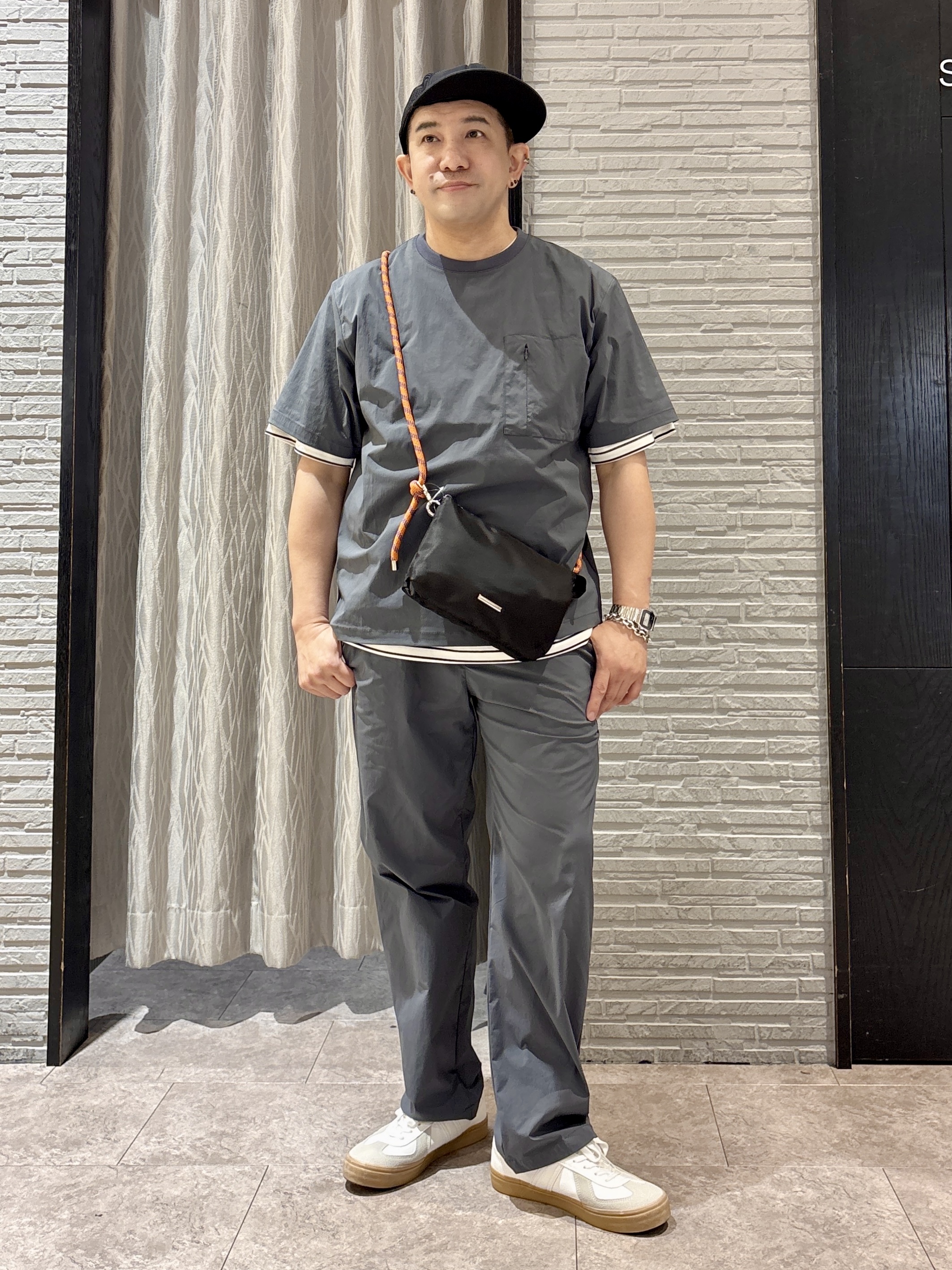 Pーyamaさんの「THE SHOP TK｜【接触冷感/洗濯機OK／セットアップ可】ナイロンストレッチ半袖Tシャツ」を使ったコーディネート