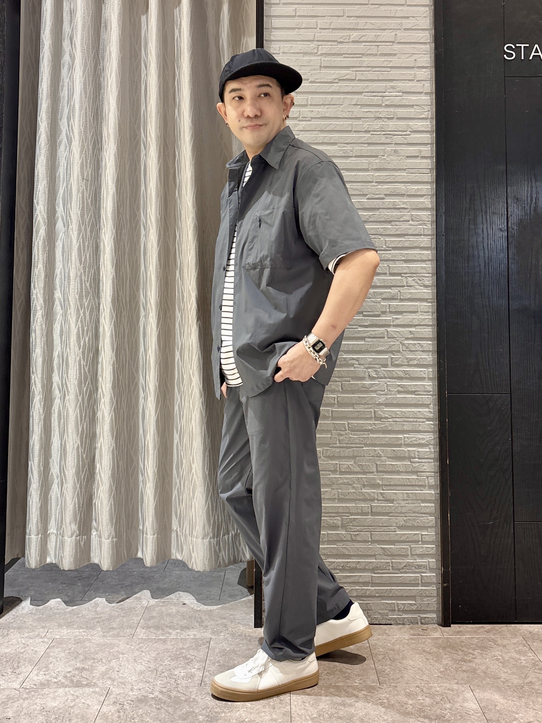 Pーyamaさんの「THE SHOP TK｜【接触冷感/洗濯機OK/セットアップ可】ナイロンストレッチ半袖シャツ」を使ったコーディネート