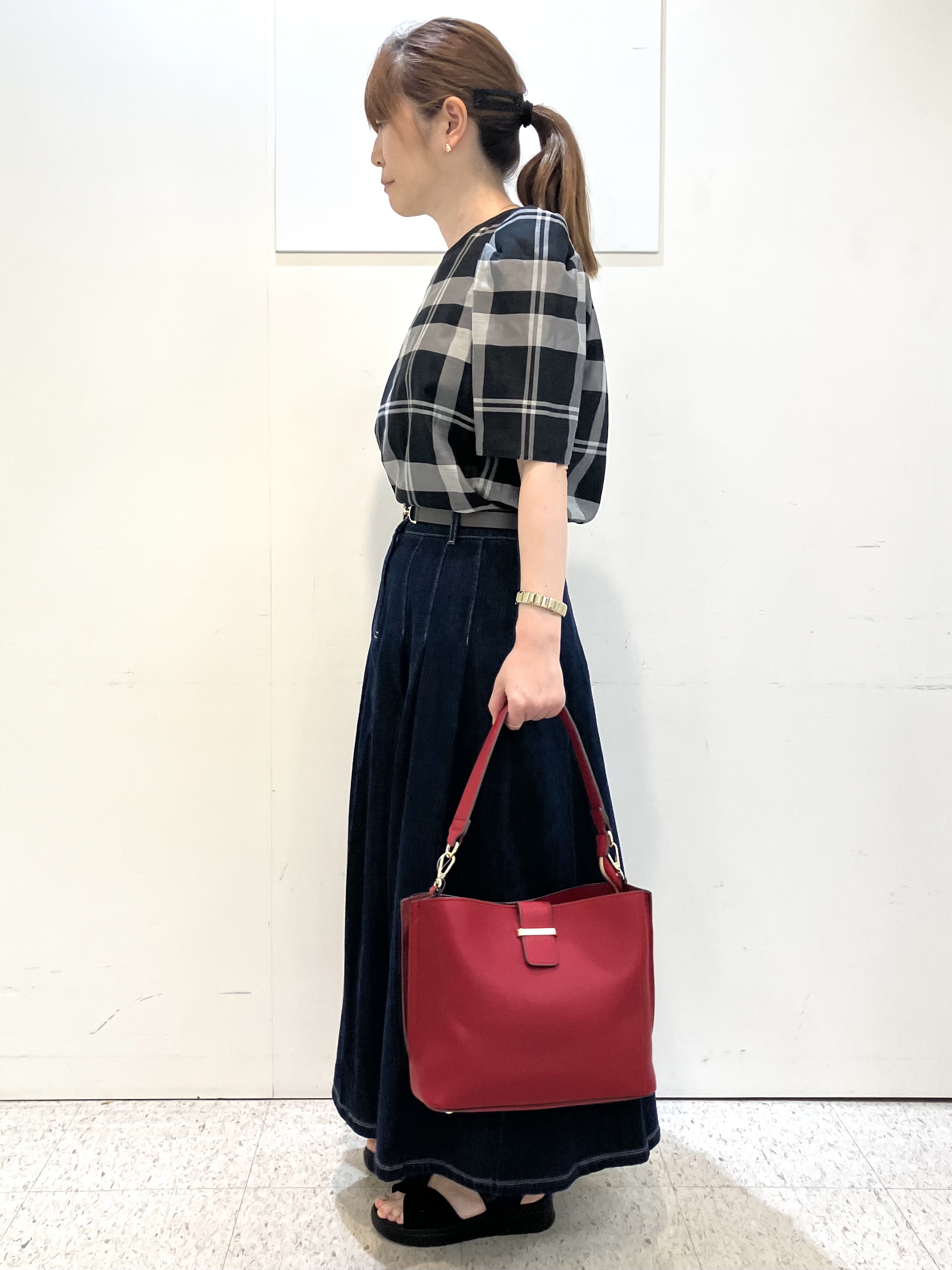 kozuさんの「Reflect｜【セットアップ／手洗い可】チェック柄パフスリーブブラウス」を使ったコーディネート