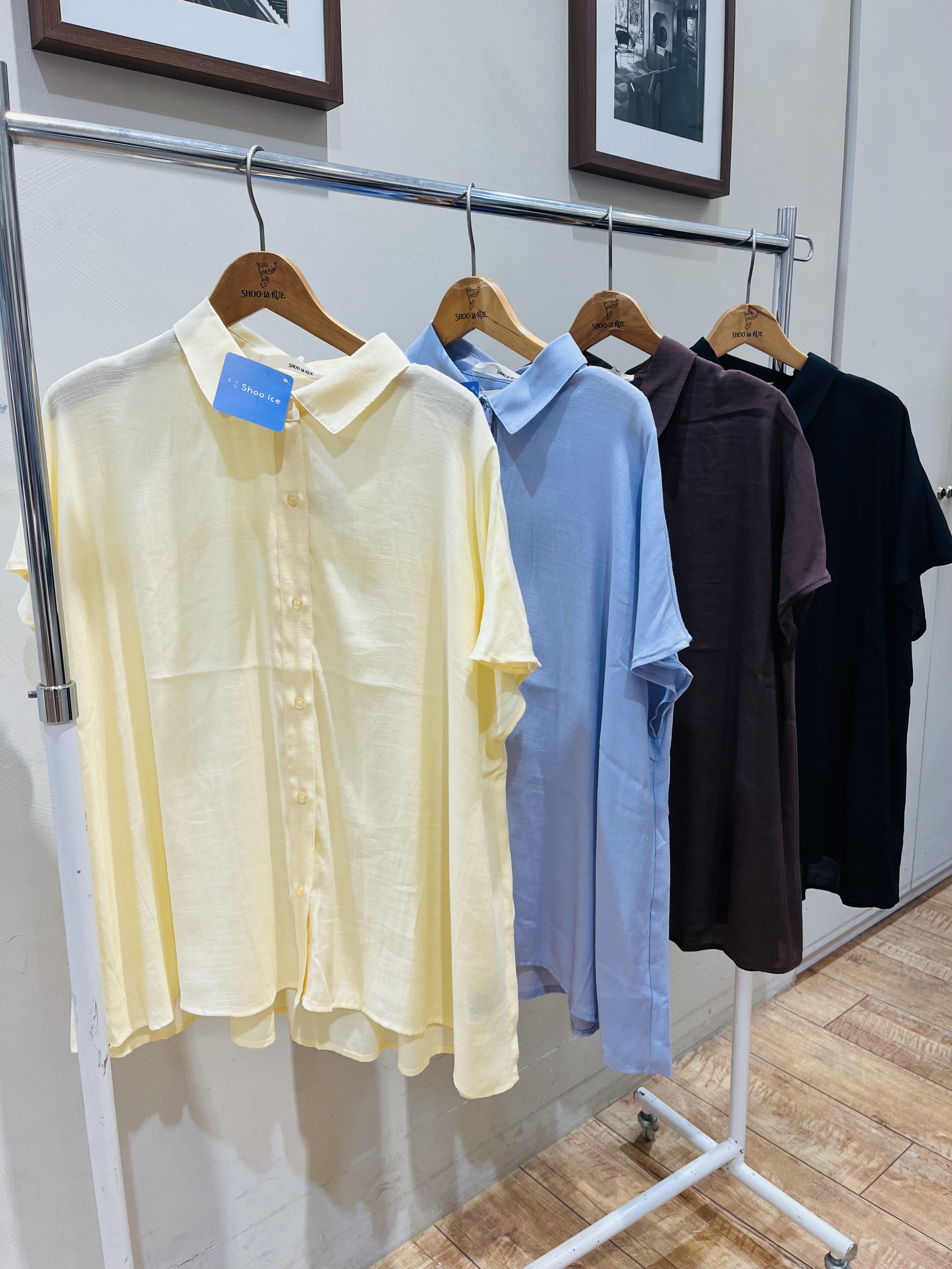harusakuさんの「SHOO･LA･RUE｜【ひんやり/UV】ほんのりシアーで上品な バックギャザーブラウス」を使ったコーディネート