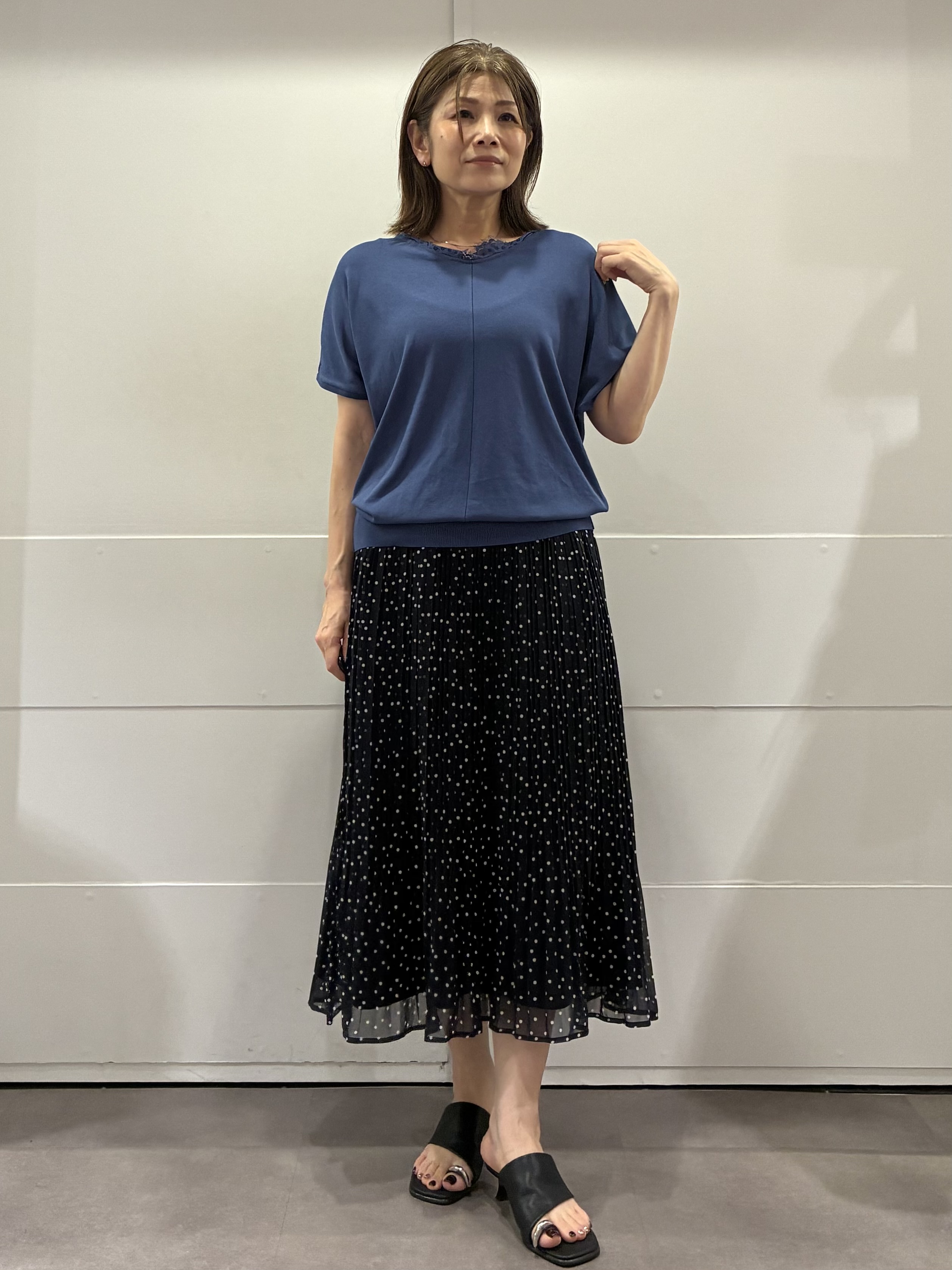 ちいさんの「Reflect｜【二の腕カバー／手洗い可】ネックレース フレンチスリーブニット」を使ったコーディネート
