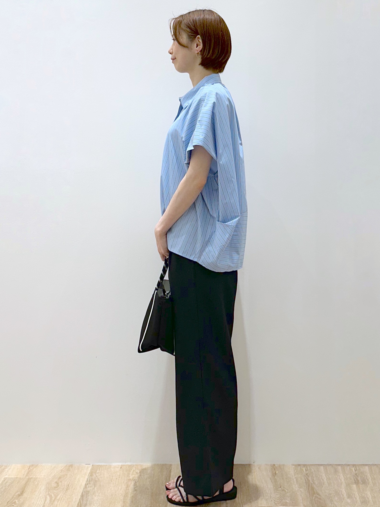 yurieさんの「OPAQUE.CLIP｜タックニュアンスフォルムシャツ【洗濯機OK】」を使ったコーディネート