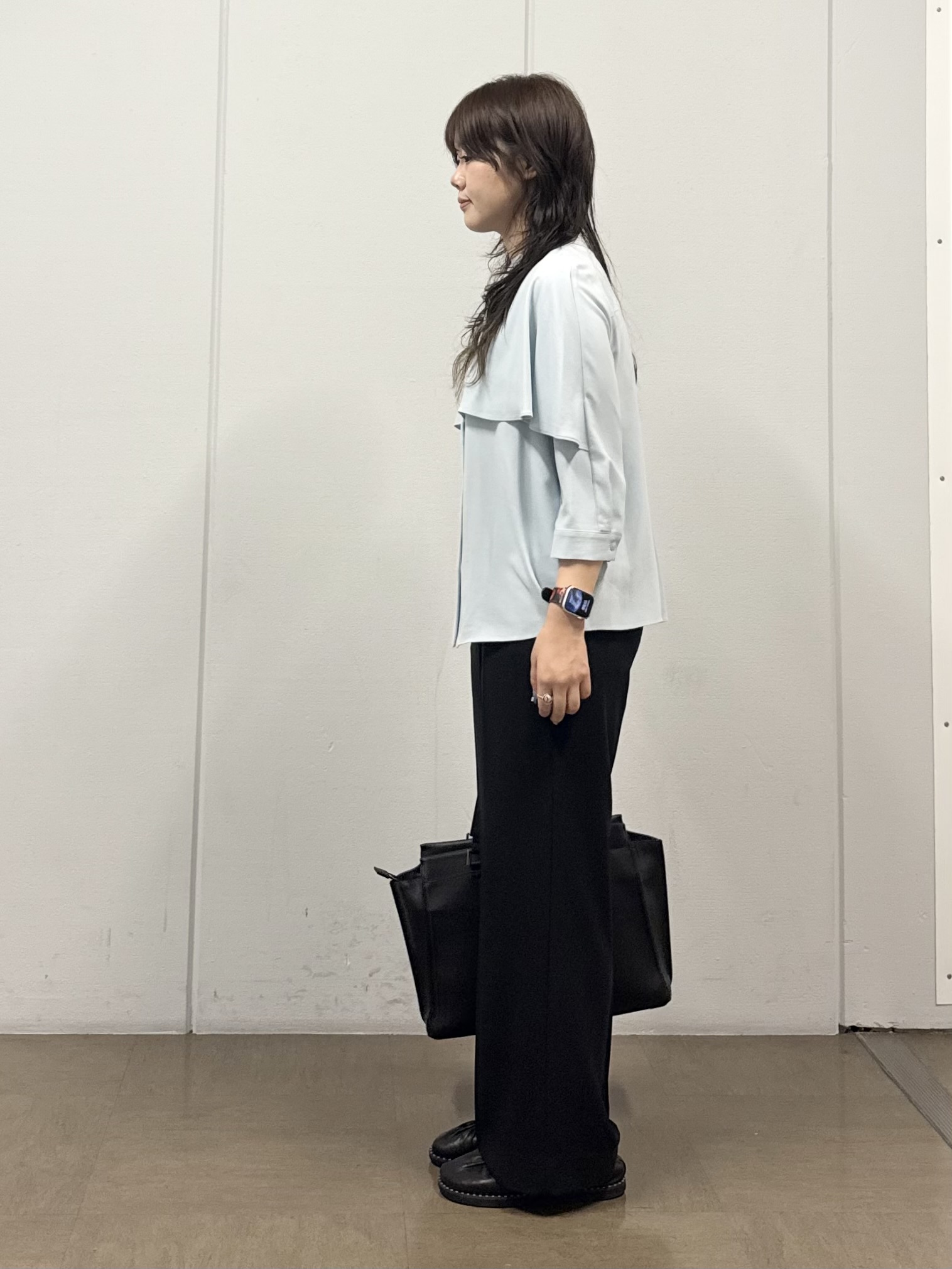 mizukiさんの「INDIVI｜【接触冷感/UVケア/夏羽織り/着る日傘】ケープ風ブラウス」を使ったコーディネート