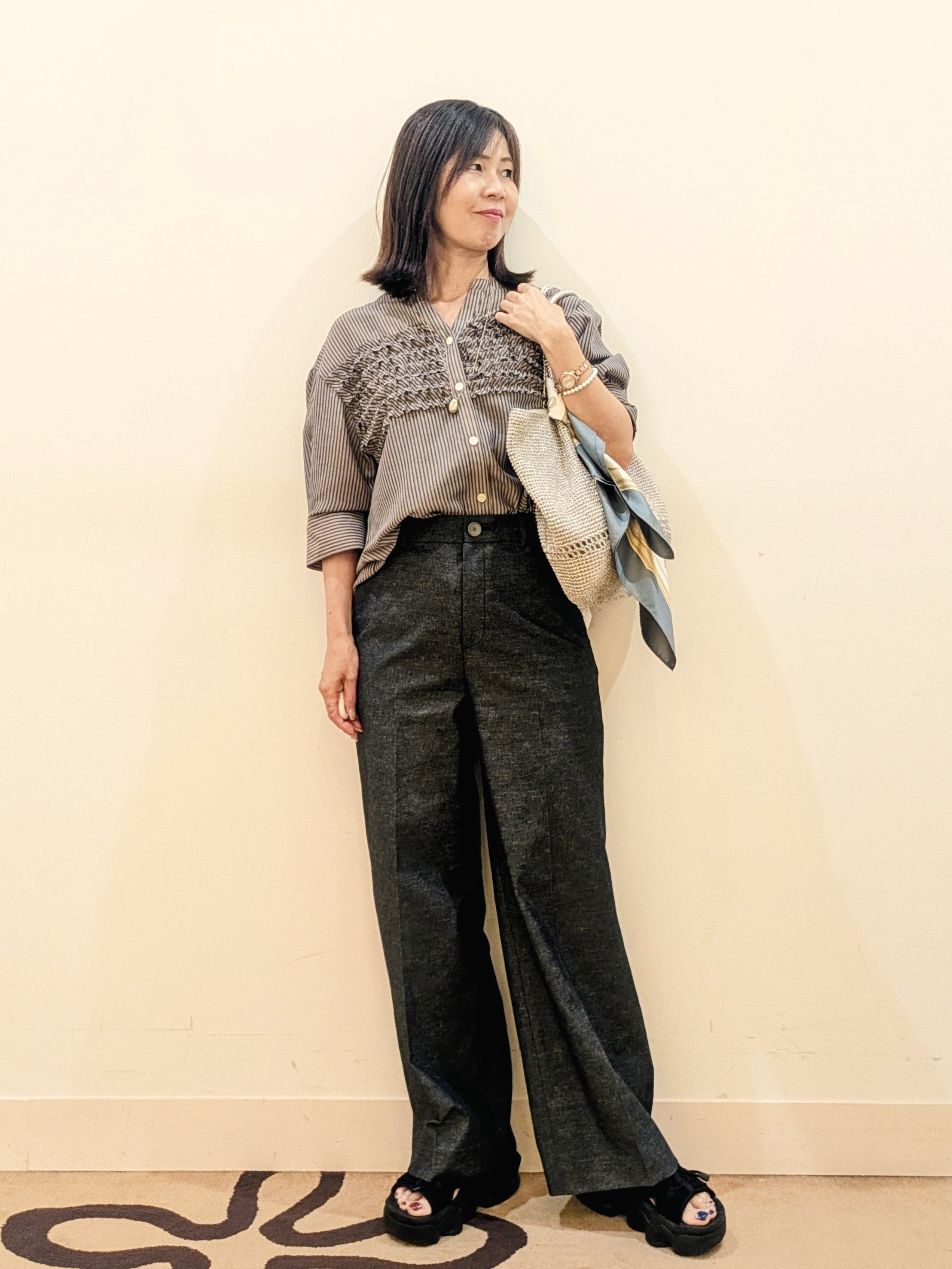laverさんの「UNTITLED｜【接触冷感/通気性/洗える】フロントフリルブラウス」を使ったコーディネート