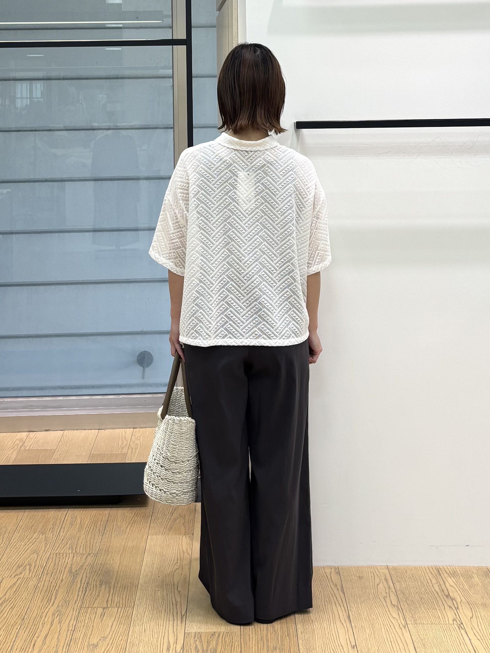 asamiさんの「INDIVI｜【洗える/日本製】幾何学柄レースシャツ」を使ったコーディネート