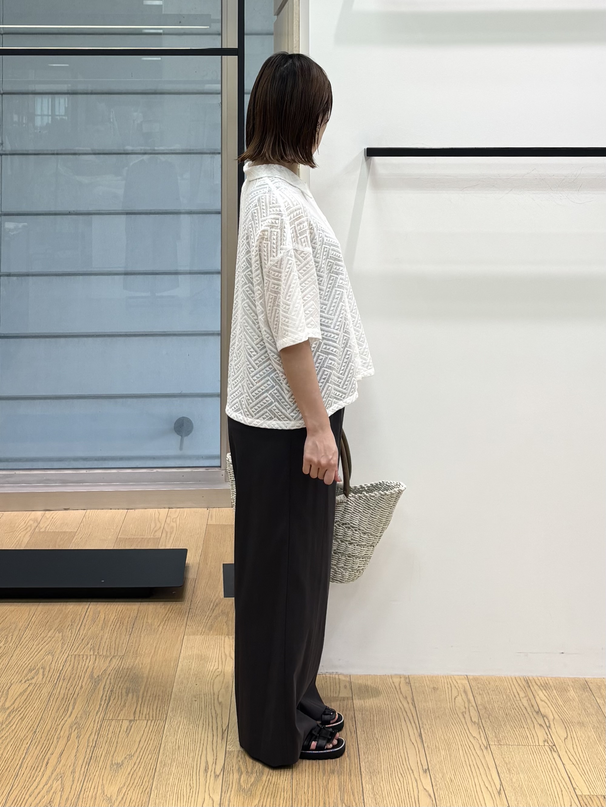 asamiさんの「INDIVI｜【洗える/日本製】幾何学柄レースシャツ」を使ったコーディネート