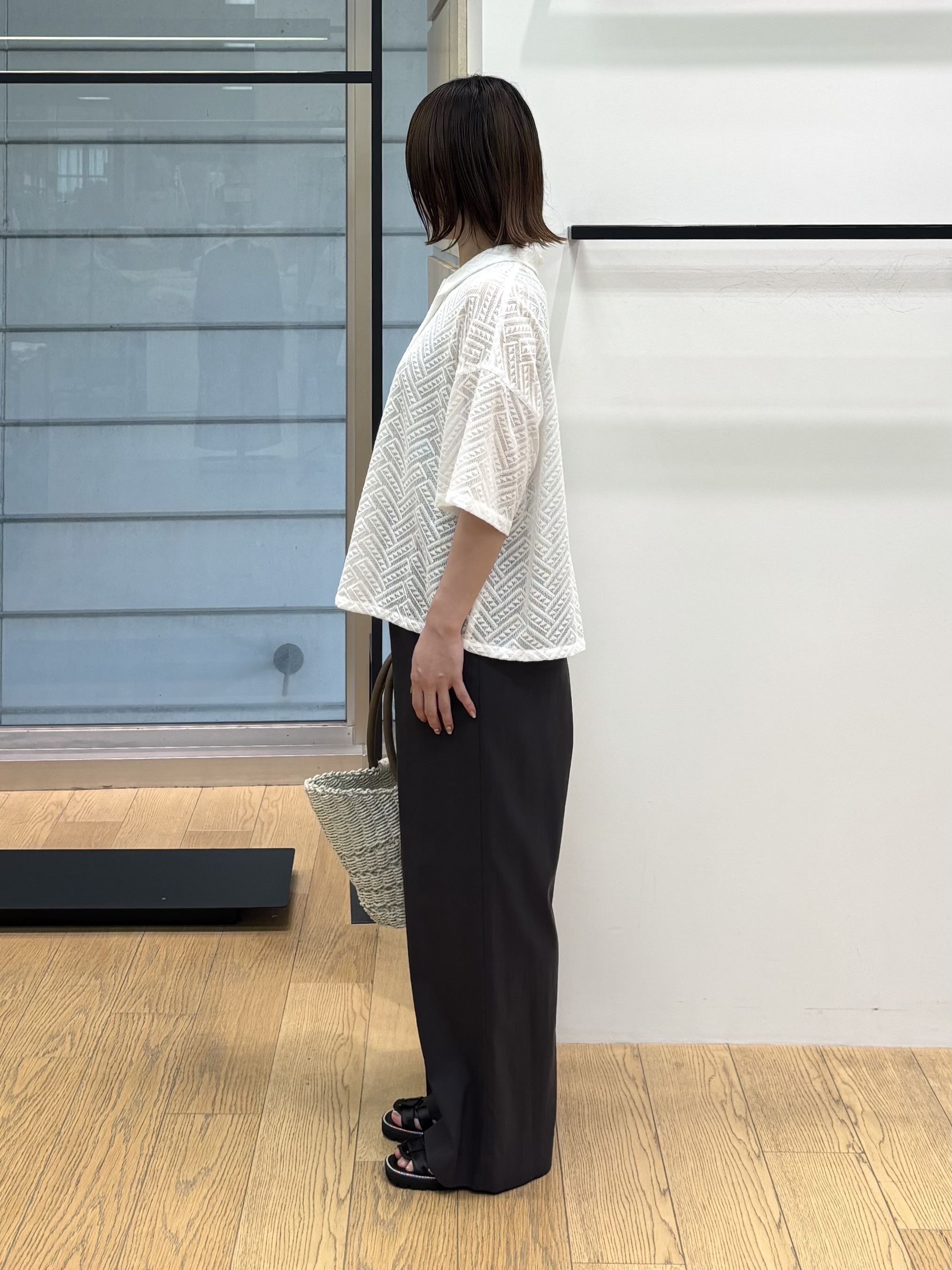 asamiさんの「INDIVI｜【洗える/日本製】幾何学柄レースシャツ」を使ったコーディネート