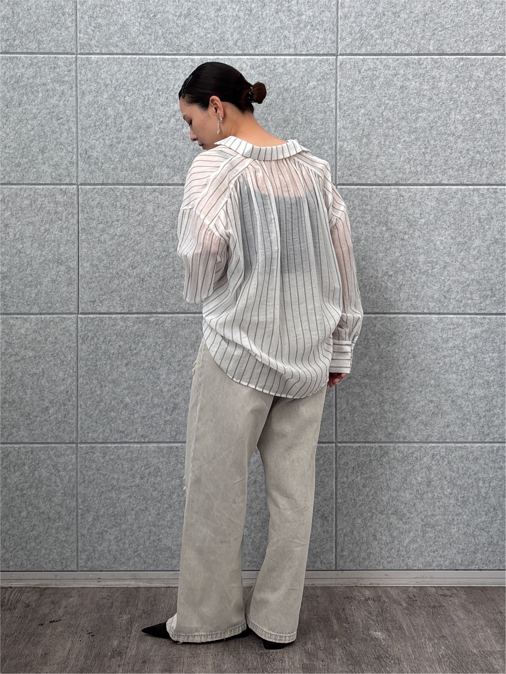 ayanoさんの「INDIVI｜シアーストライプ 切替タックシャツ」を使ったコーディネート