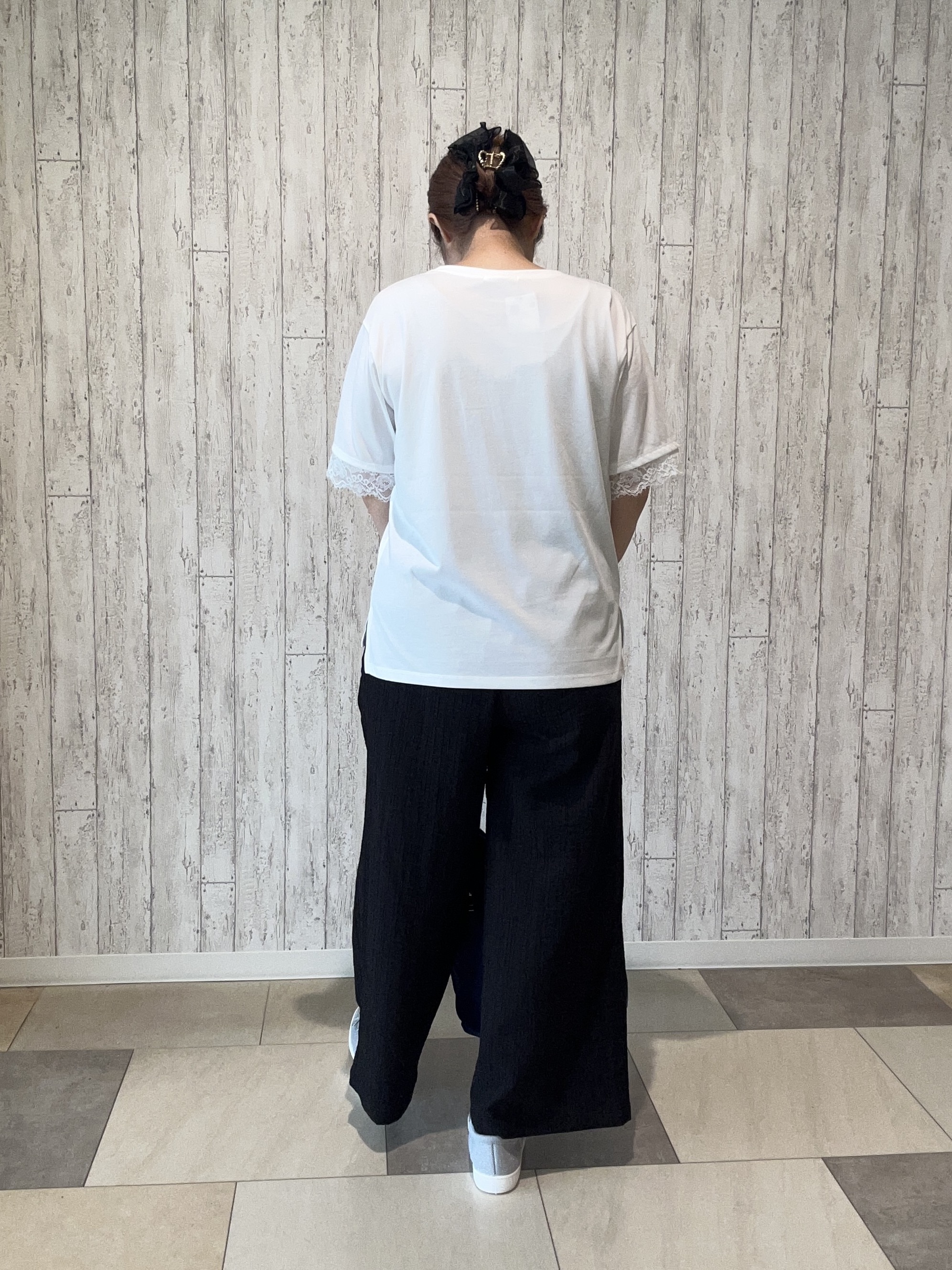 yokoさんの「SHOO･LA･RUE｜【ひんやり/UV/S-LL】柄アソート お袖レースが旬顔 上品に決まる大人Tシャツ」を使ったコーディネート