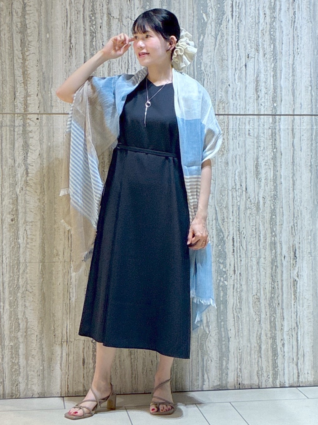  beni_gingerさんの「Reflect｜【UVカット／手洗い可】パフスリーブ Vネックワンピース」を使ったコーディネート
