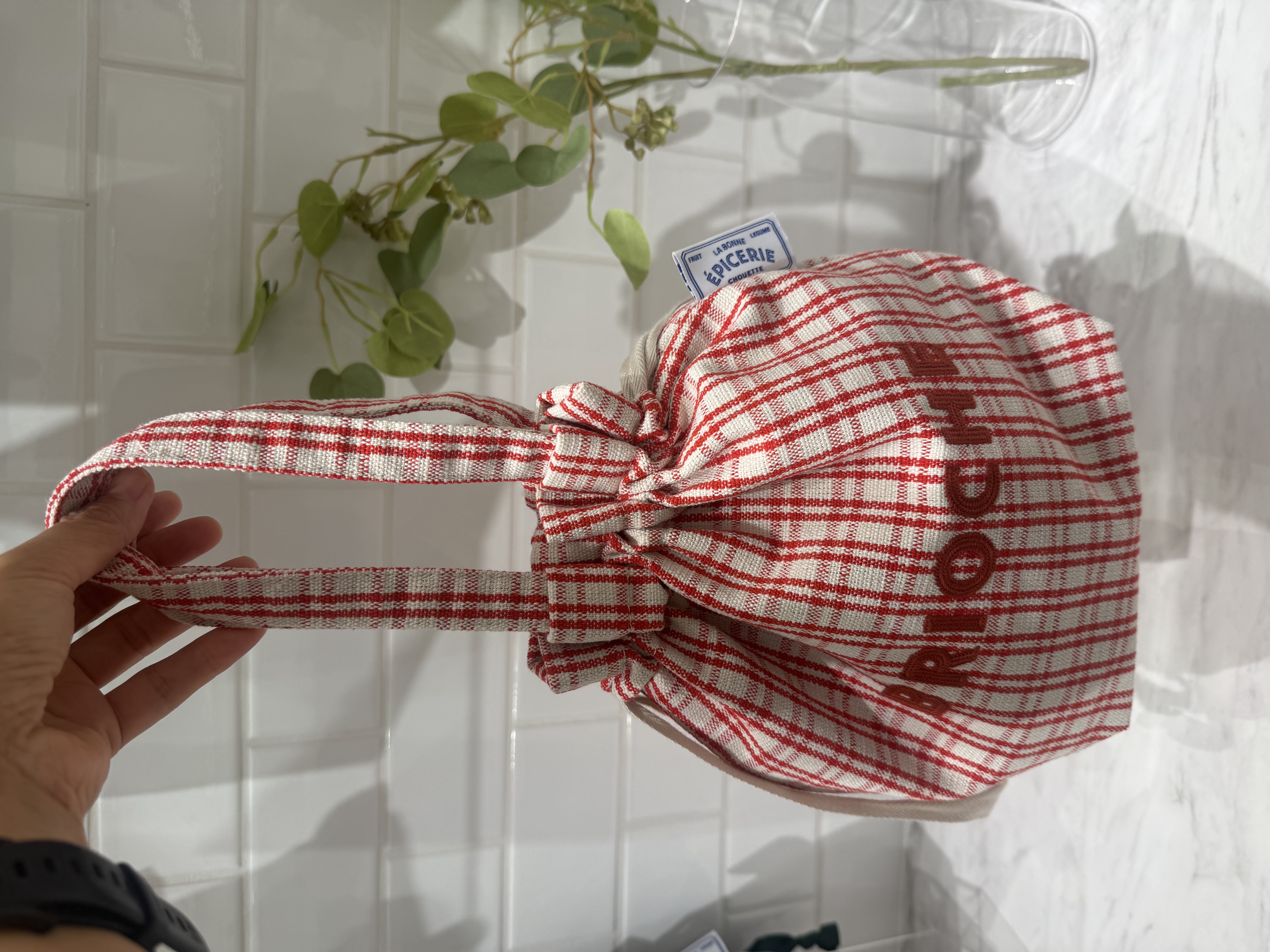 ながさんの「212 KITCHEN STORE｜フレンチエピスリークール巾着トート CHECK/RED」を使ったコーディネート